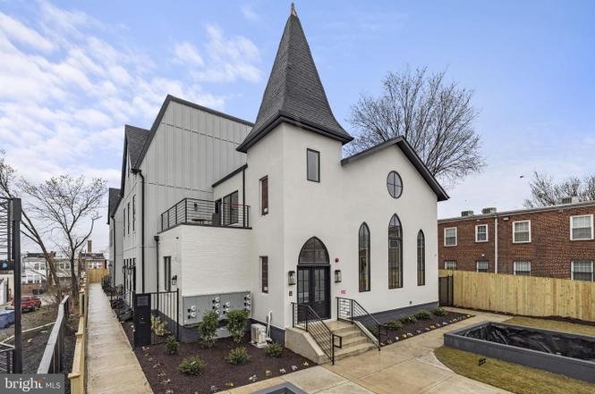 Washington Condo: 217 16th St NE