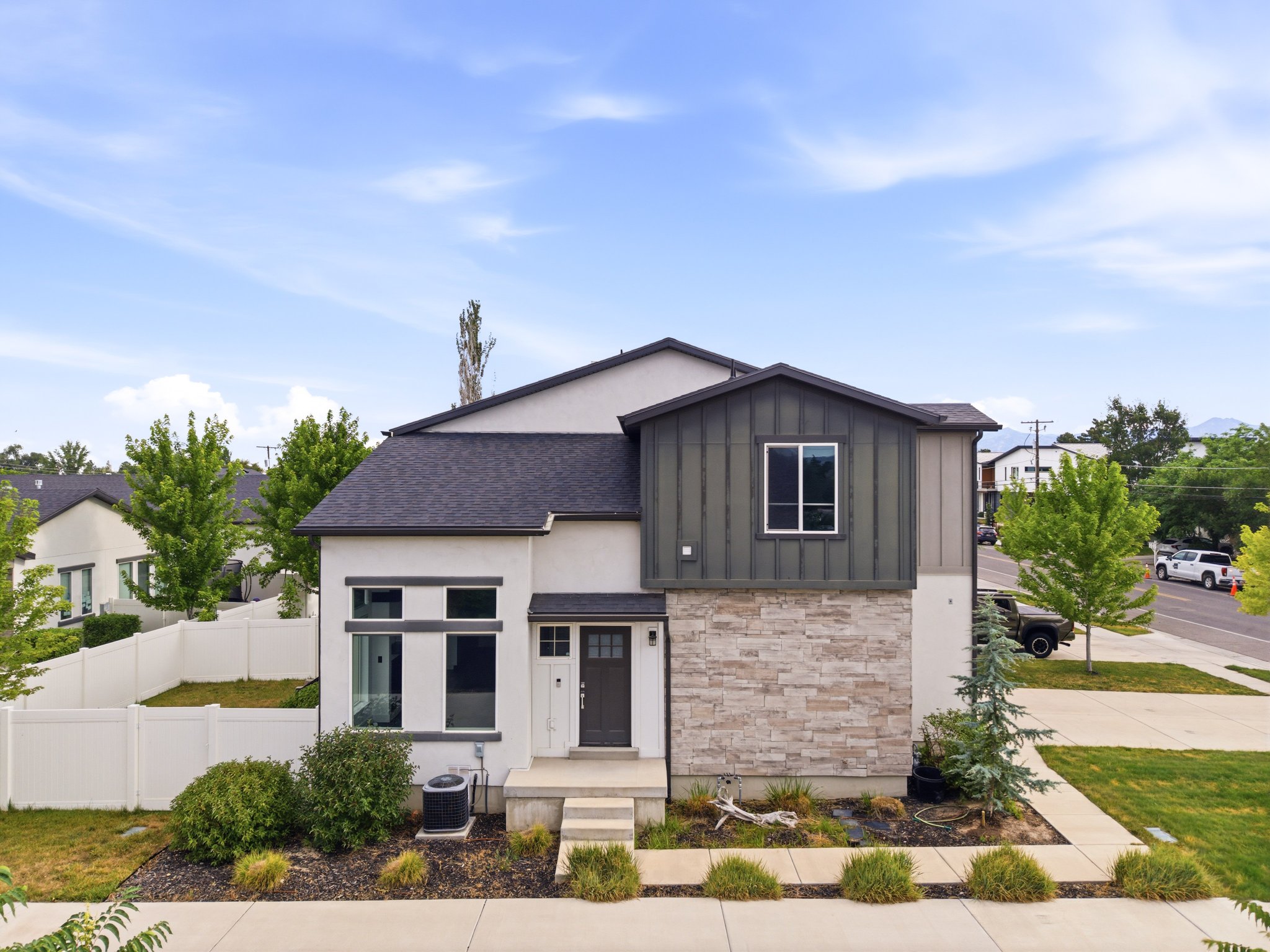 Midvale House: 7084 S 300 E