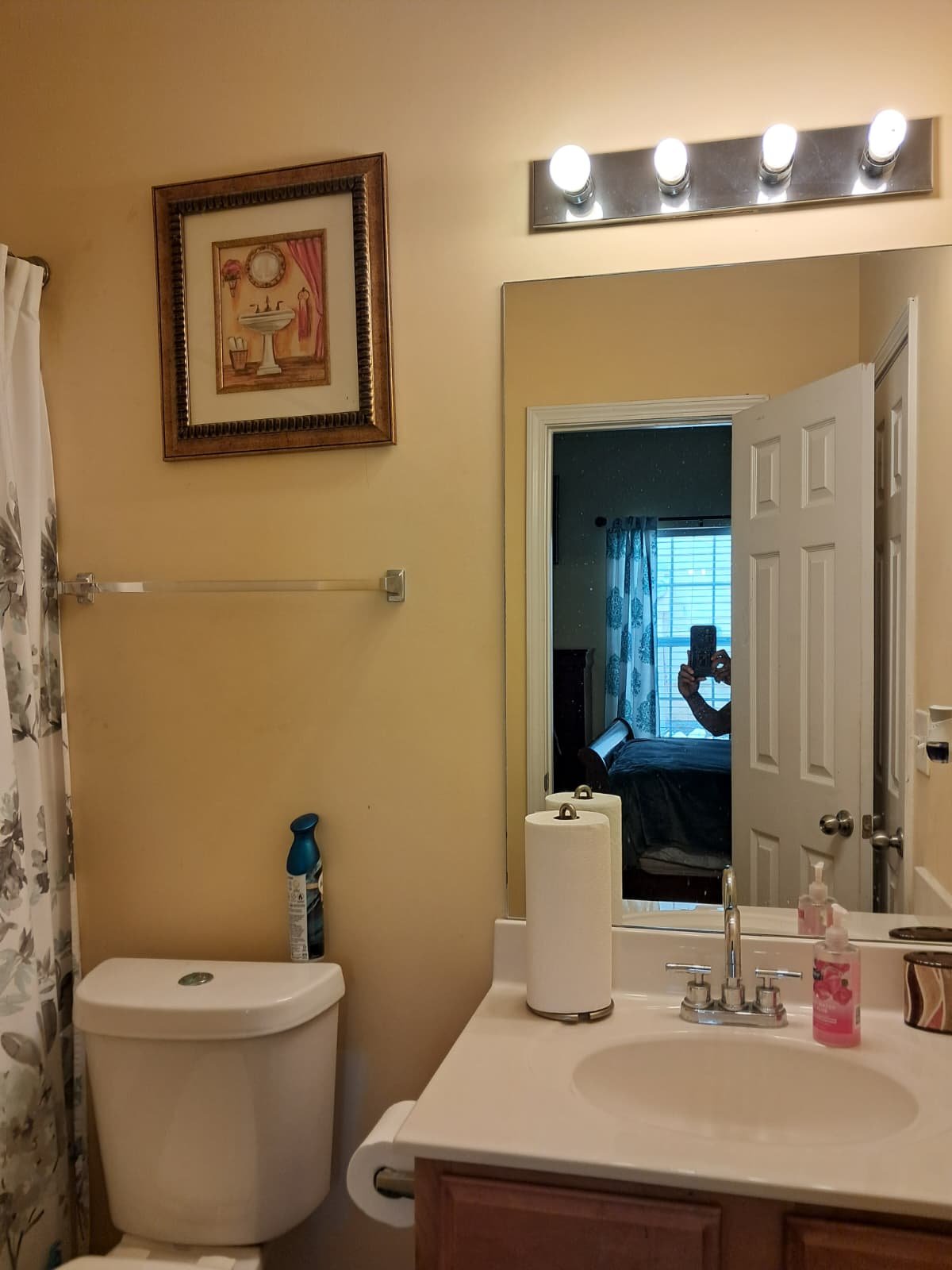 Lithonia House: 7600 Poplar Falls St