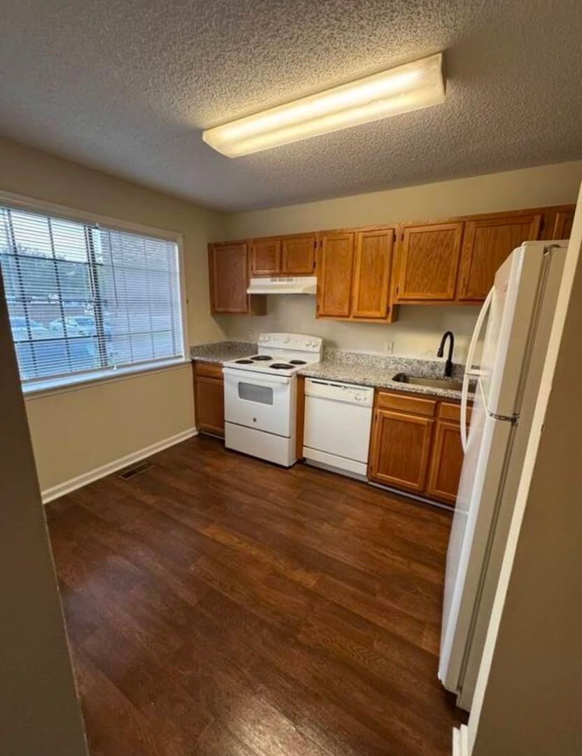West Columbia Townhome: 945 Glenn St