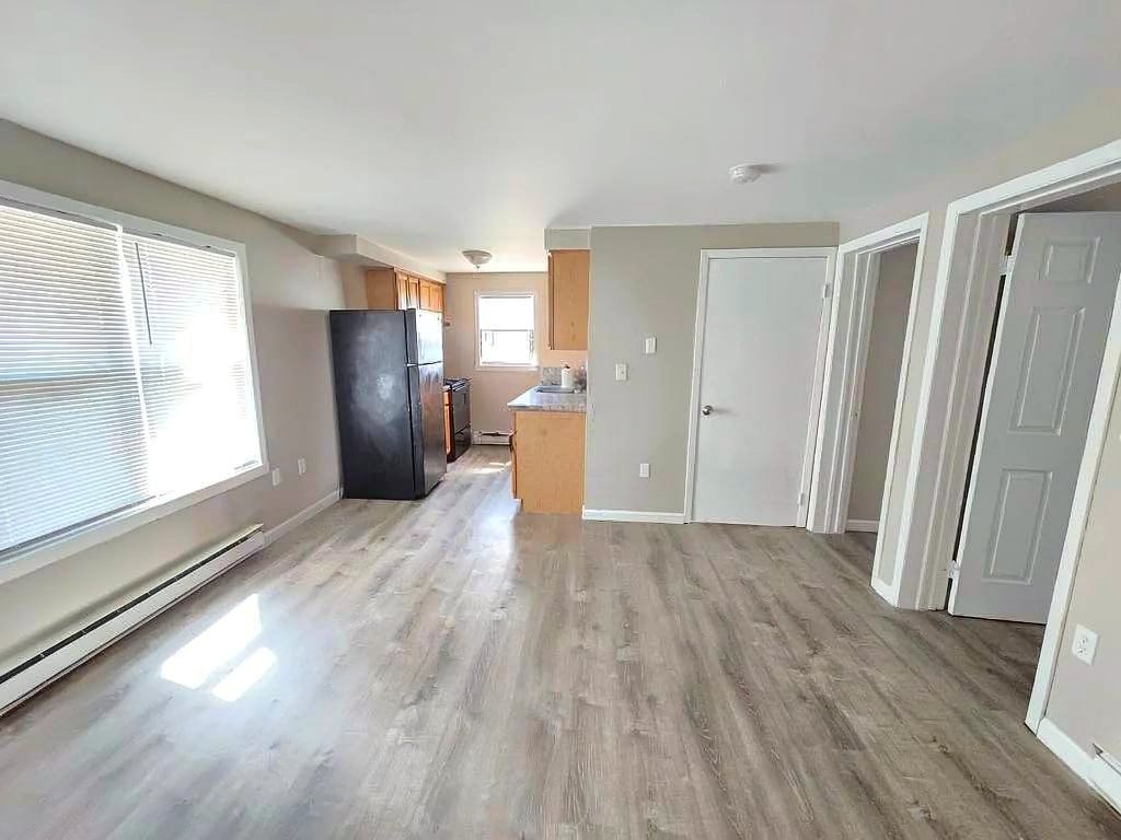 Newark Apartment: 311 Littleton Ave