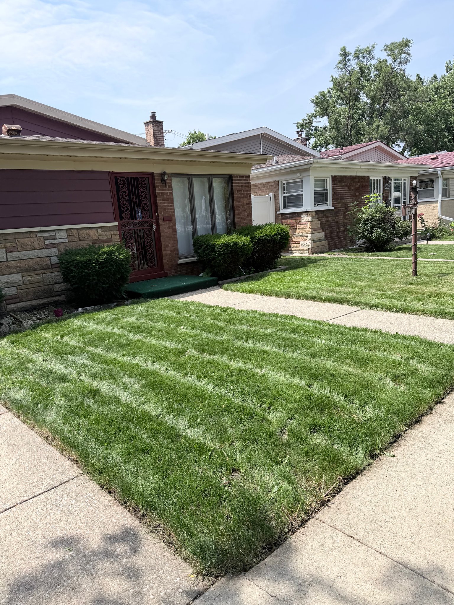 Chicago House: 9318 S Lowe Ave