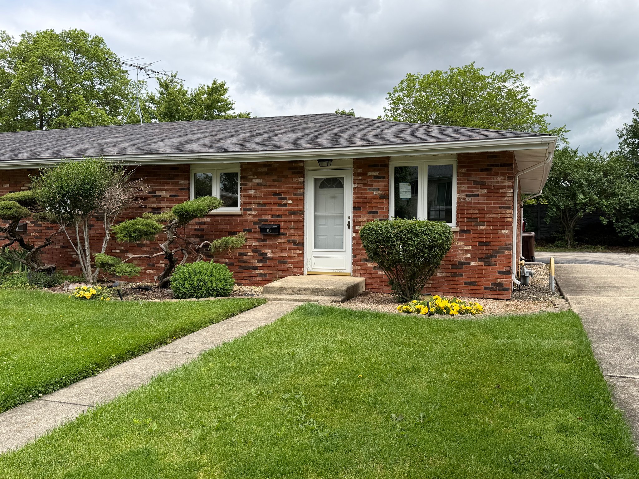 New Lenox Condo: 113 Towncrest