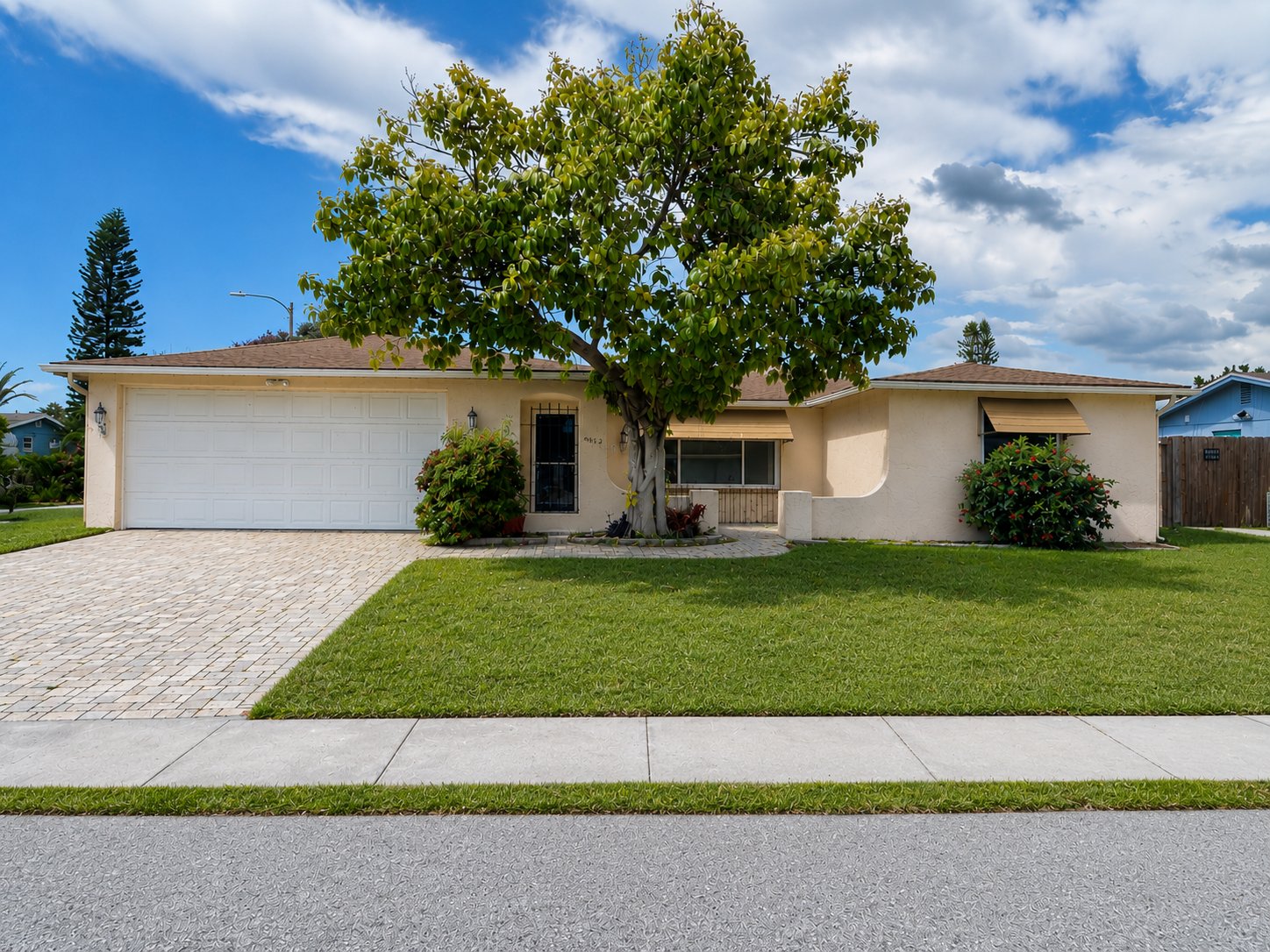 Port Richey House: 7725 Bloomfield Dr