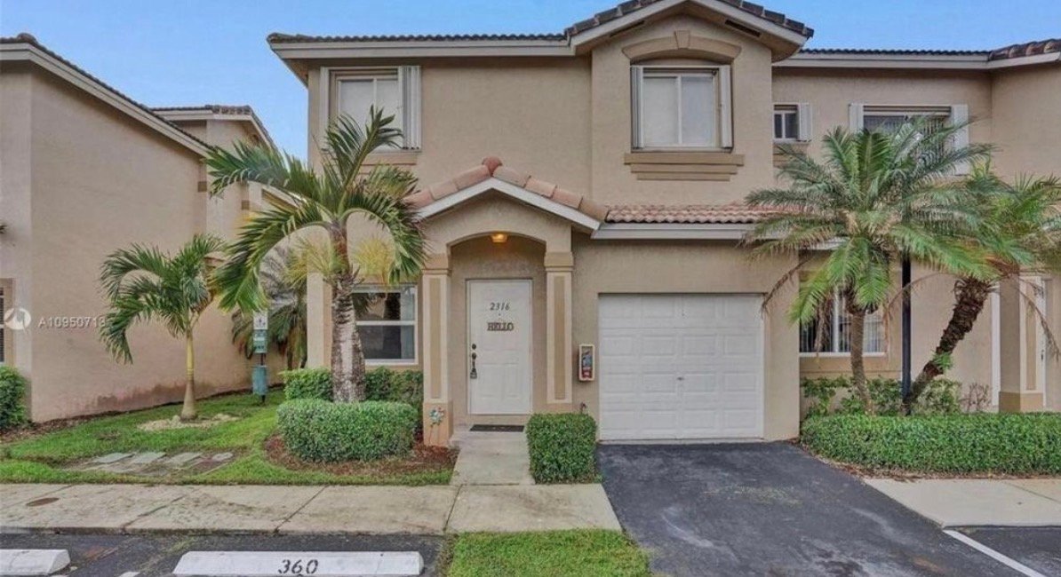 Homestead Townhome: 2316 SE 23rd Ter