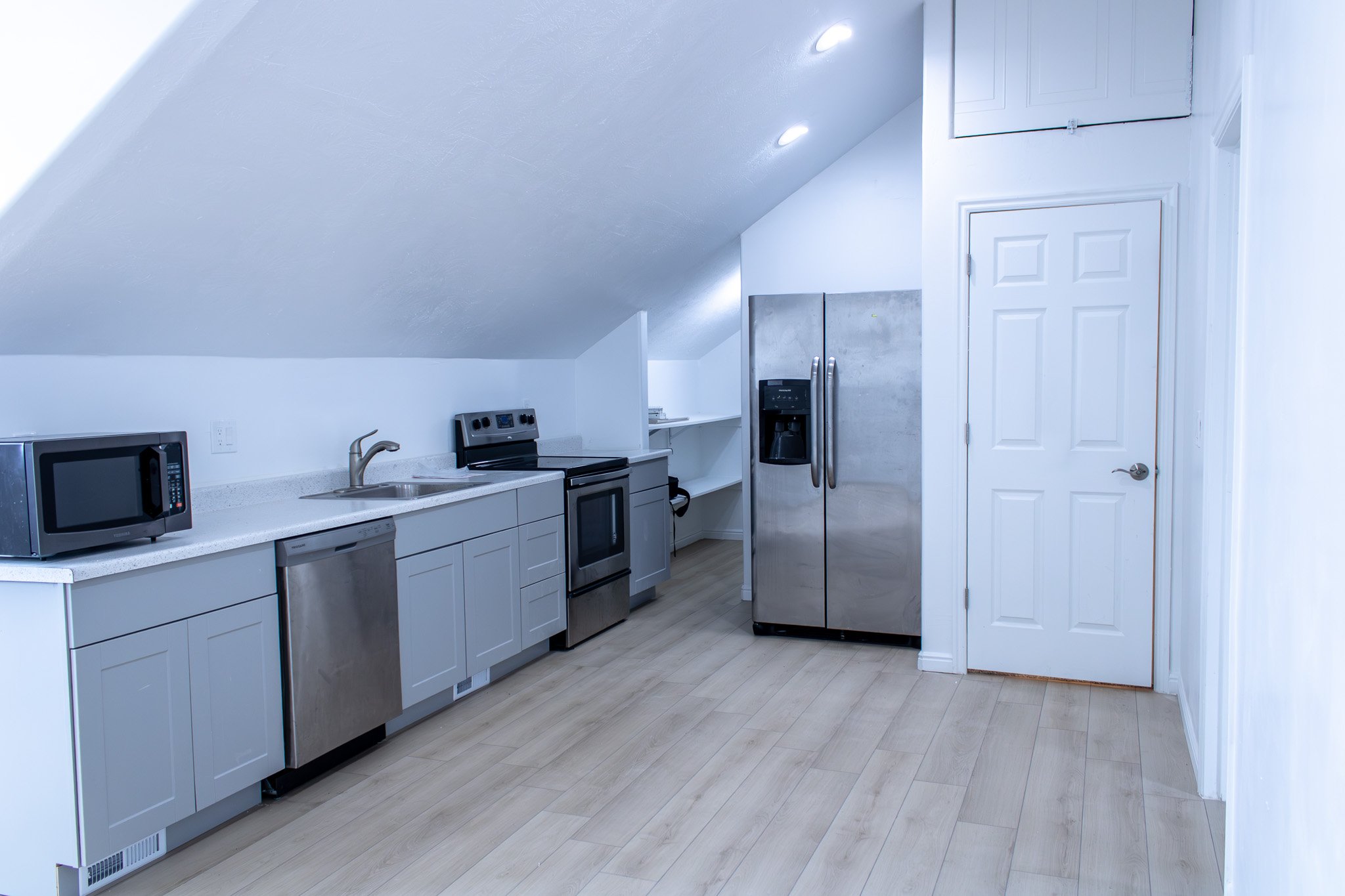 Sandy Single Room: 714 E Sandy Point Dr