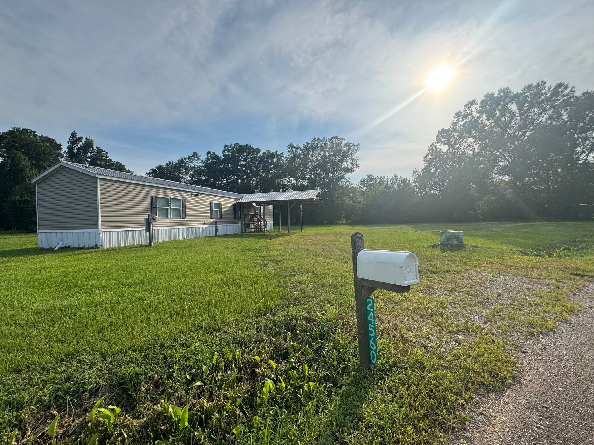 Ponchatoula House: 24560 Verneiul Lane