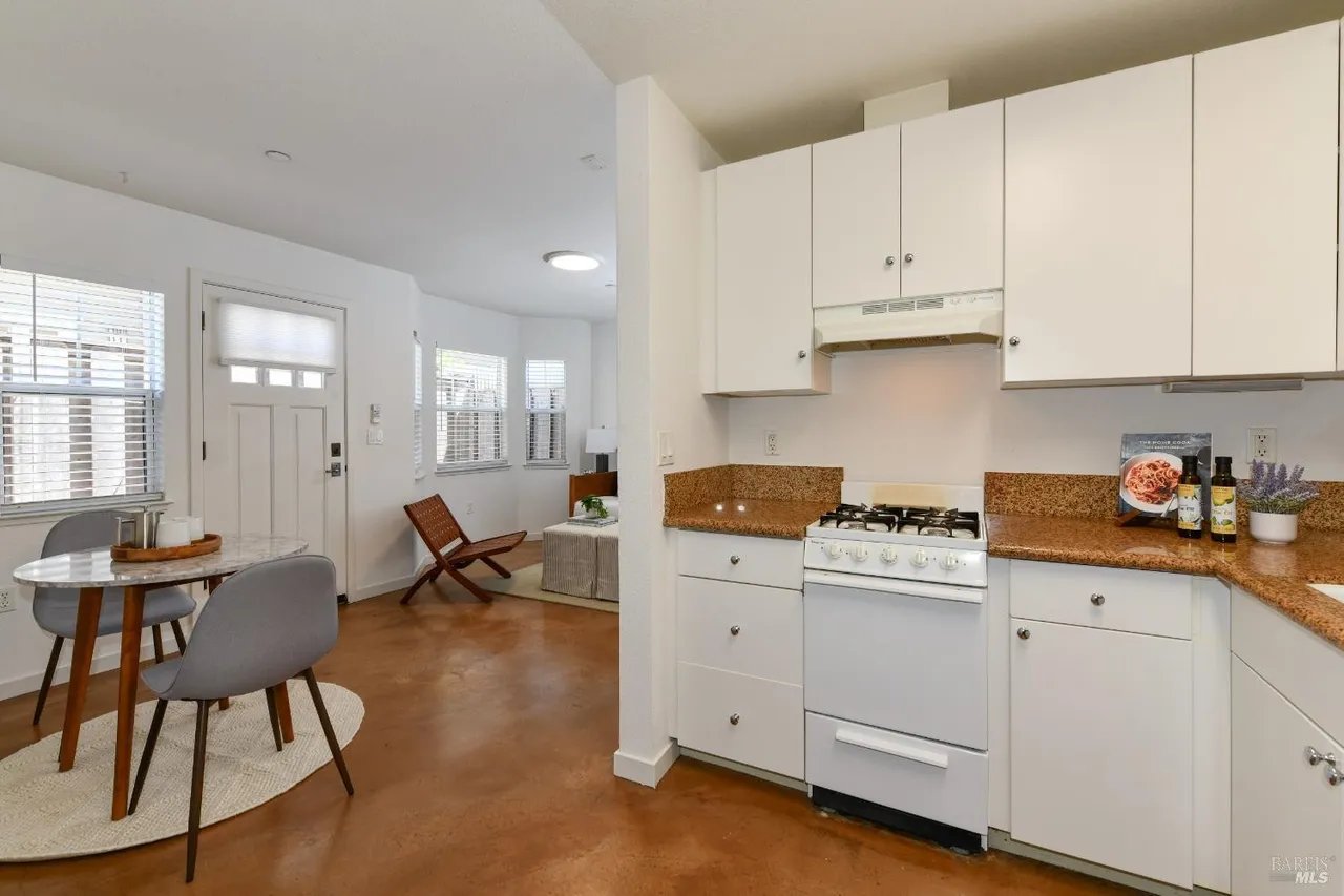 Napa Townhome: 130a Valley Oak Dr