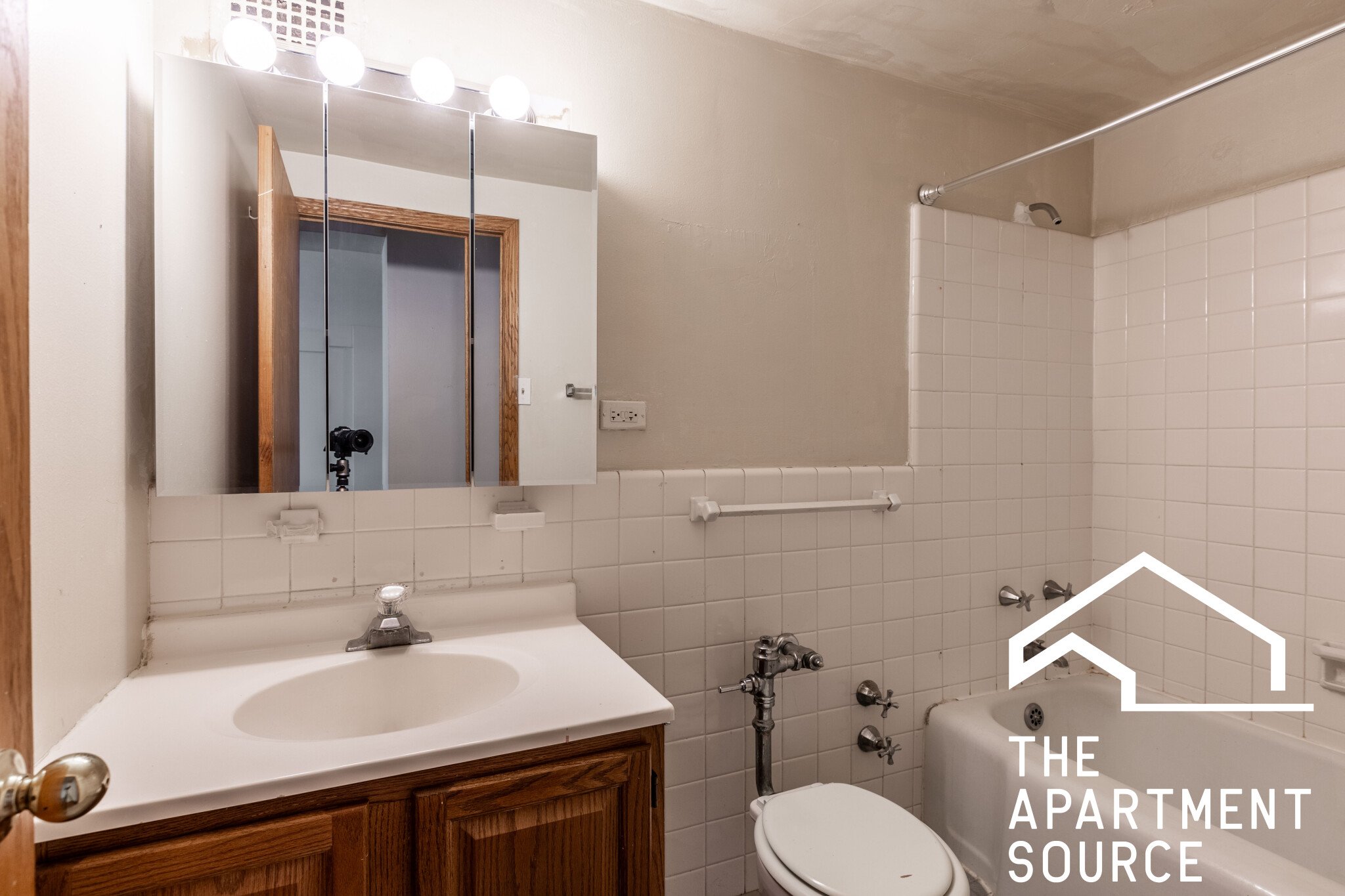 Chicago Apartment: 4180 North Marine Drive