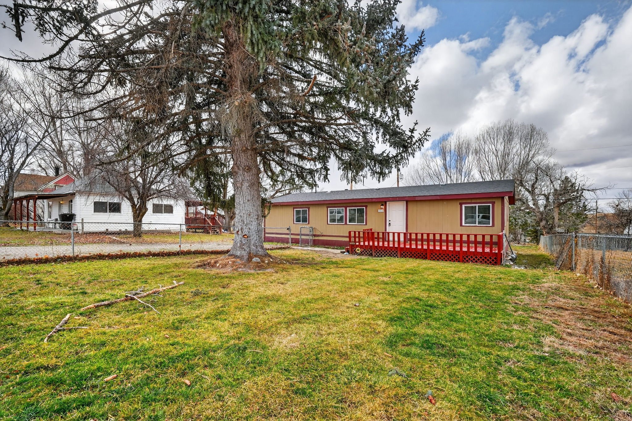 American Falls House: 228 Mckinley Ave.