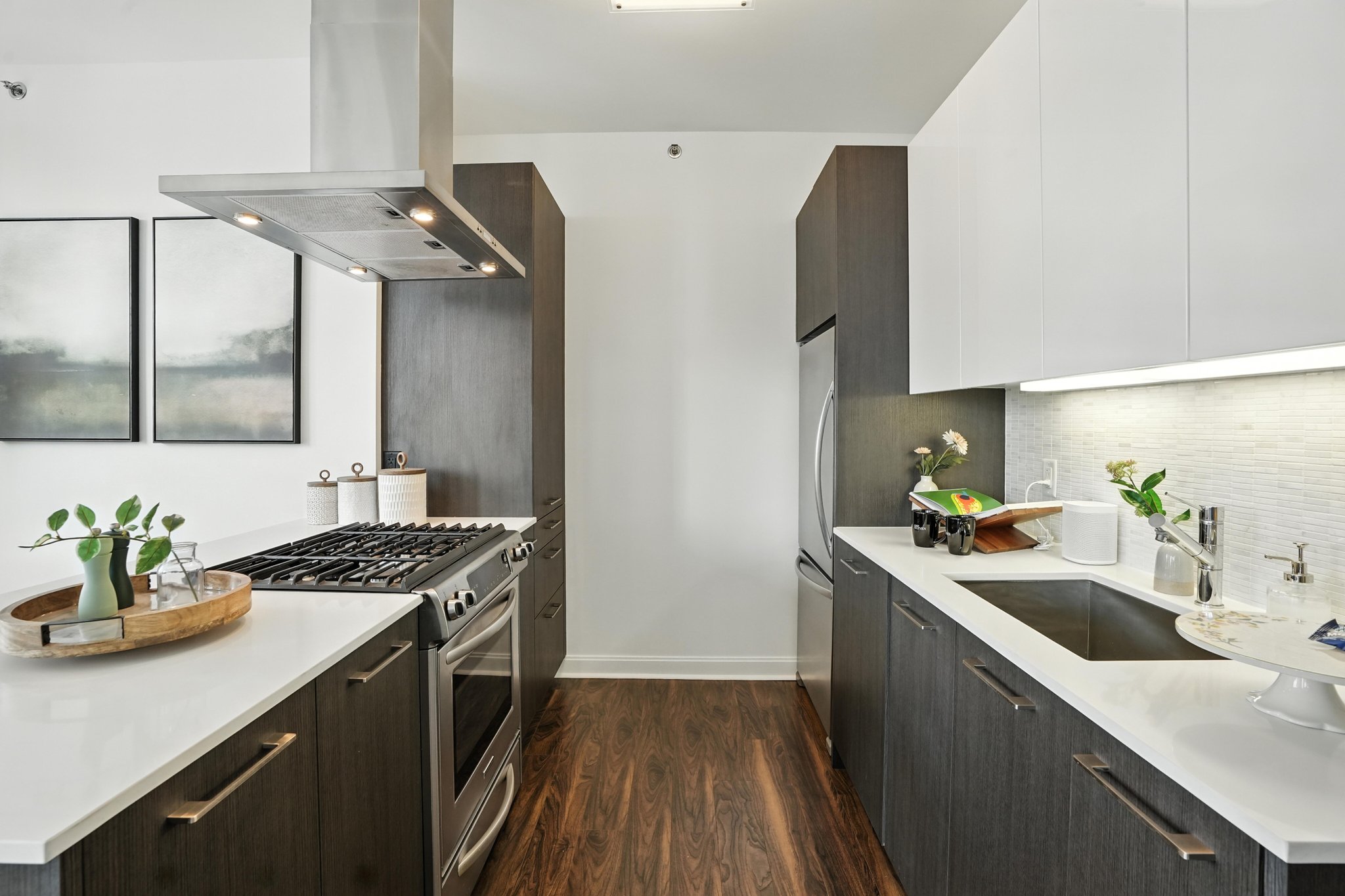 Chicago Condo: 132 W Wacker