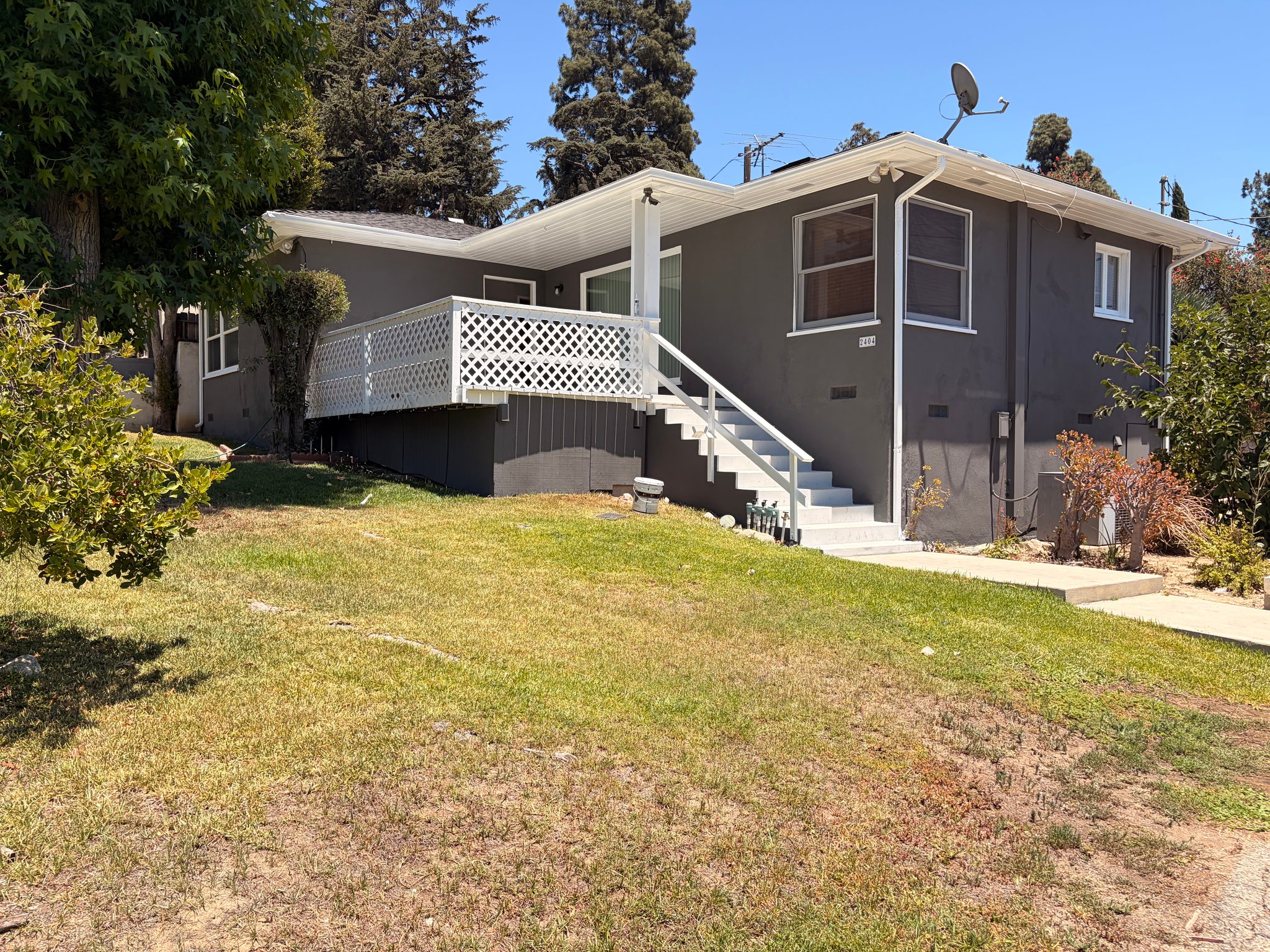 Alhambra House: 2404 Wetherhead Dr