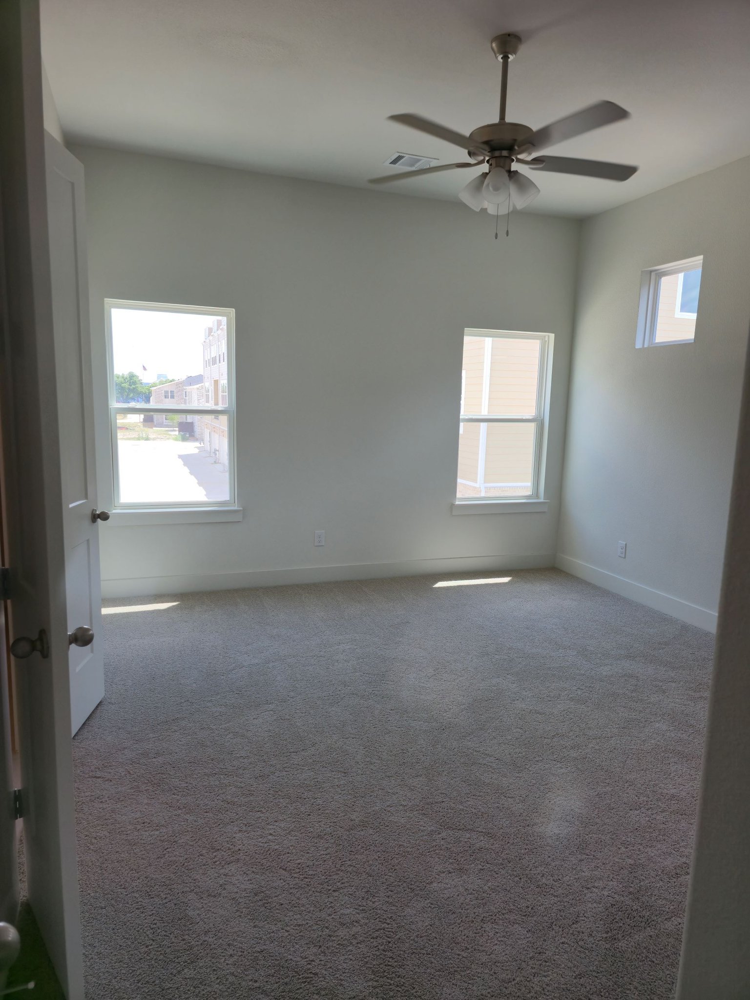 Plano Townhome: 808 Meadowcrest Dr