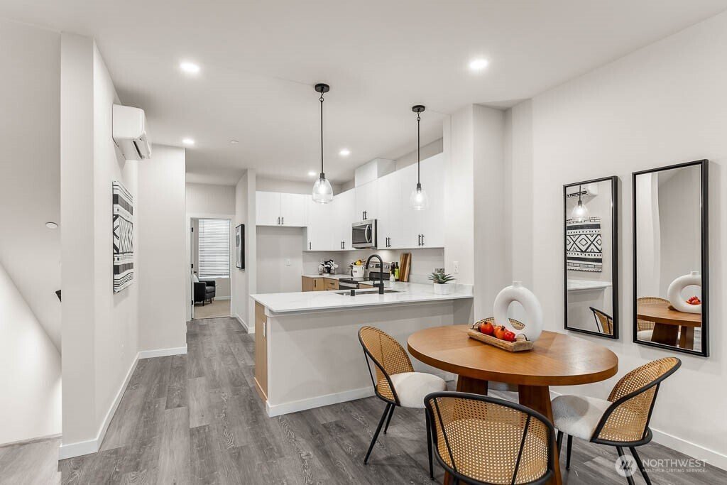 bothell Townhome: 19524 16th Ave SE Unit