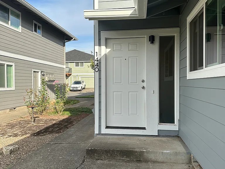 Gresham Condo: 1440 NE paropa CT