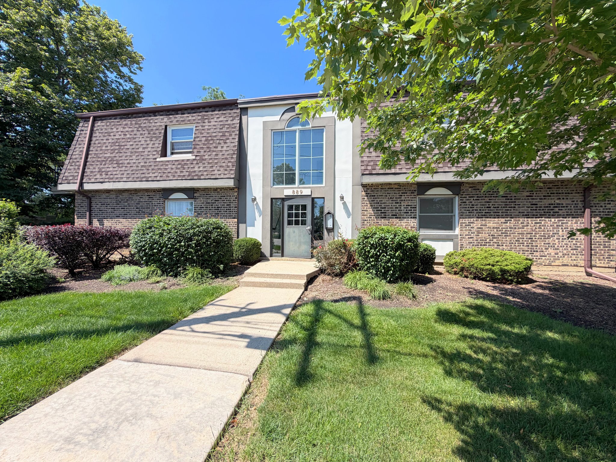 BUFFALO GROVE Condo: 889 TRACE DR
