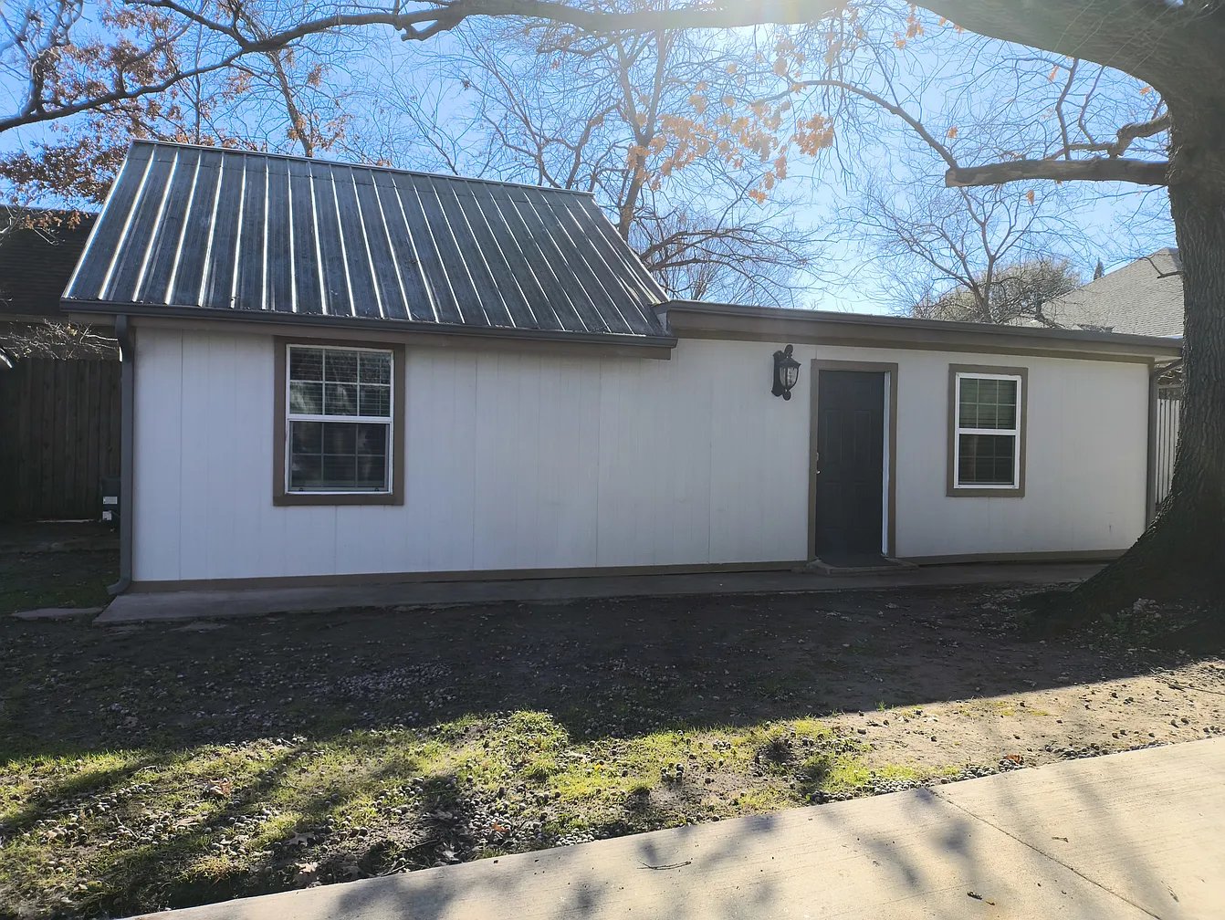 Irving House: 512 Irby Ln