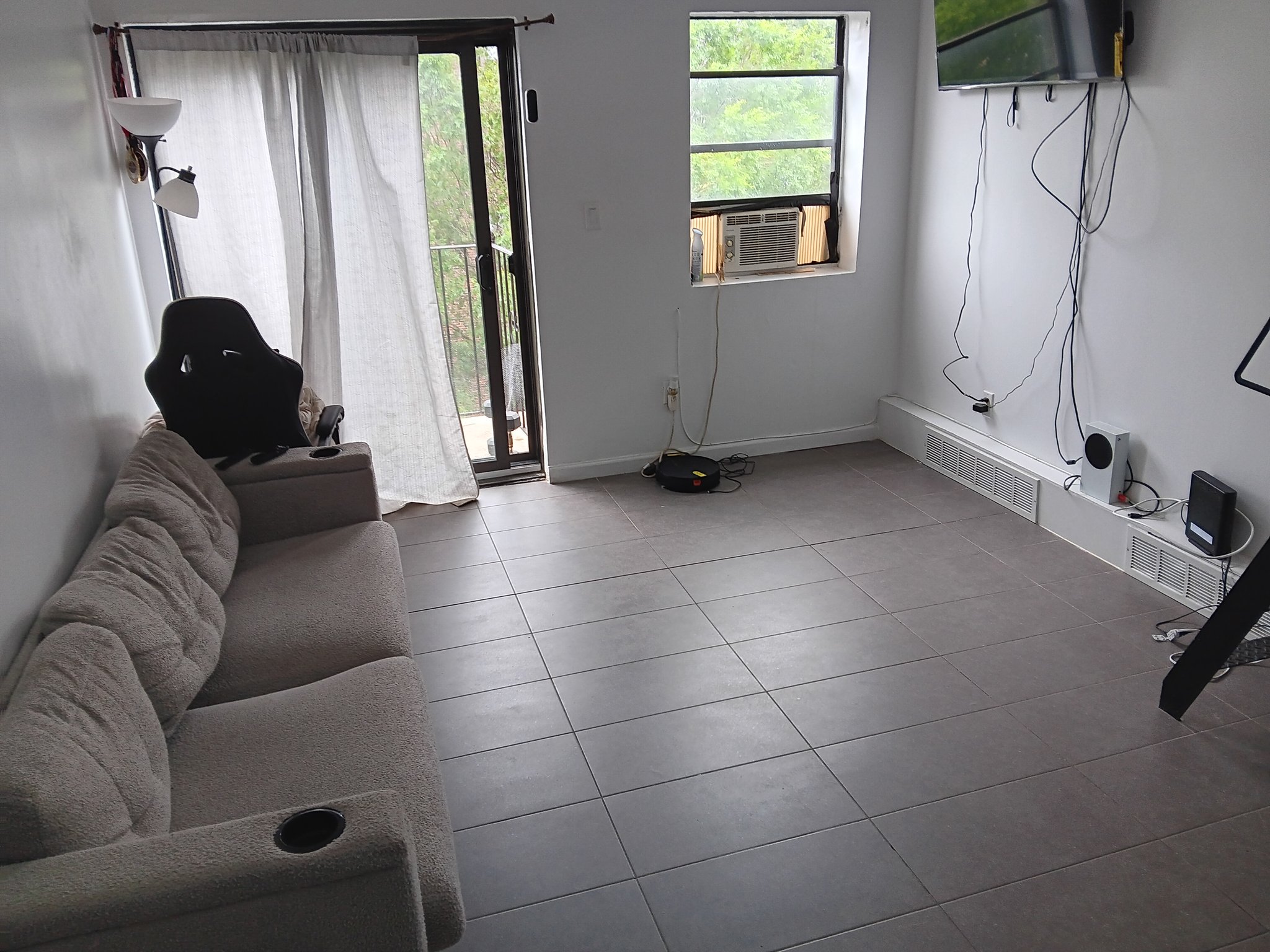 Bronx Apartment: 3207 Oxford Ave
