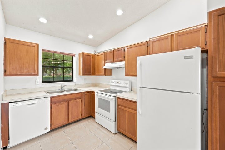 Boca Raton Condo: 2600 Greenwood Terrace G201