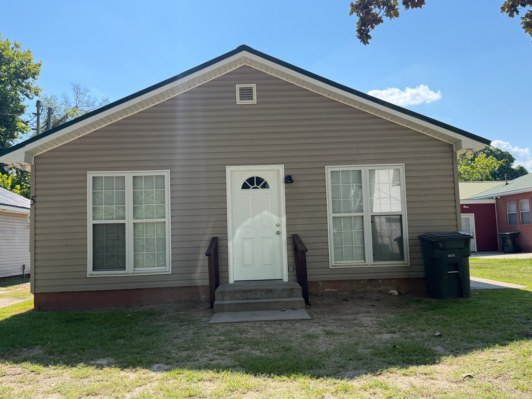 Statesboro House: 5 Bobby Donaldson Ave