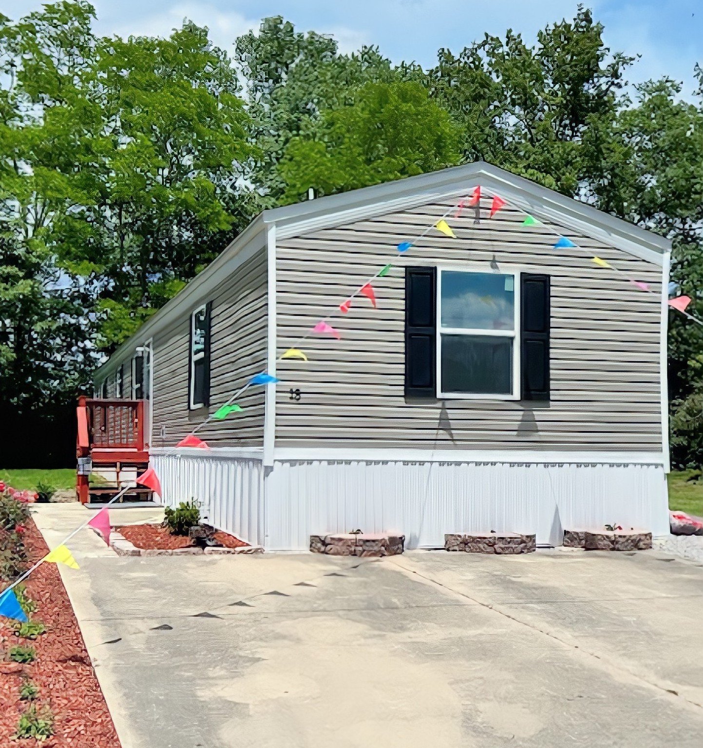 Centralia House: 15 Deerwood Park
