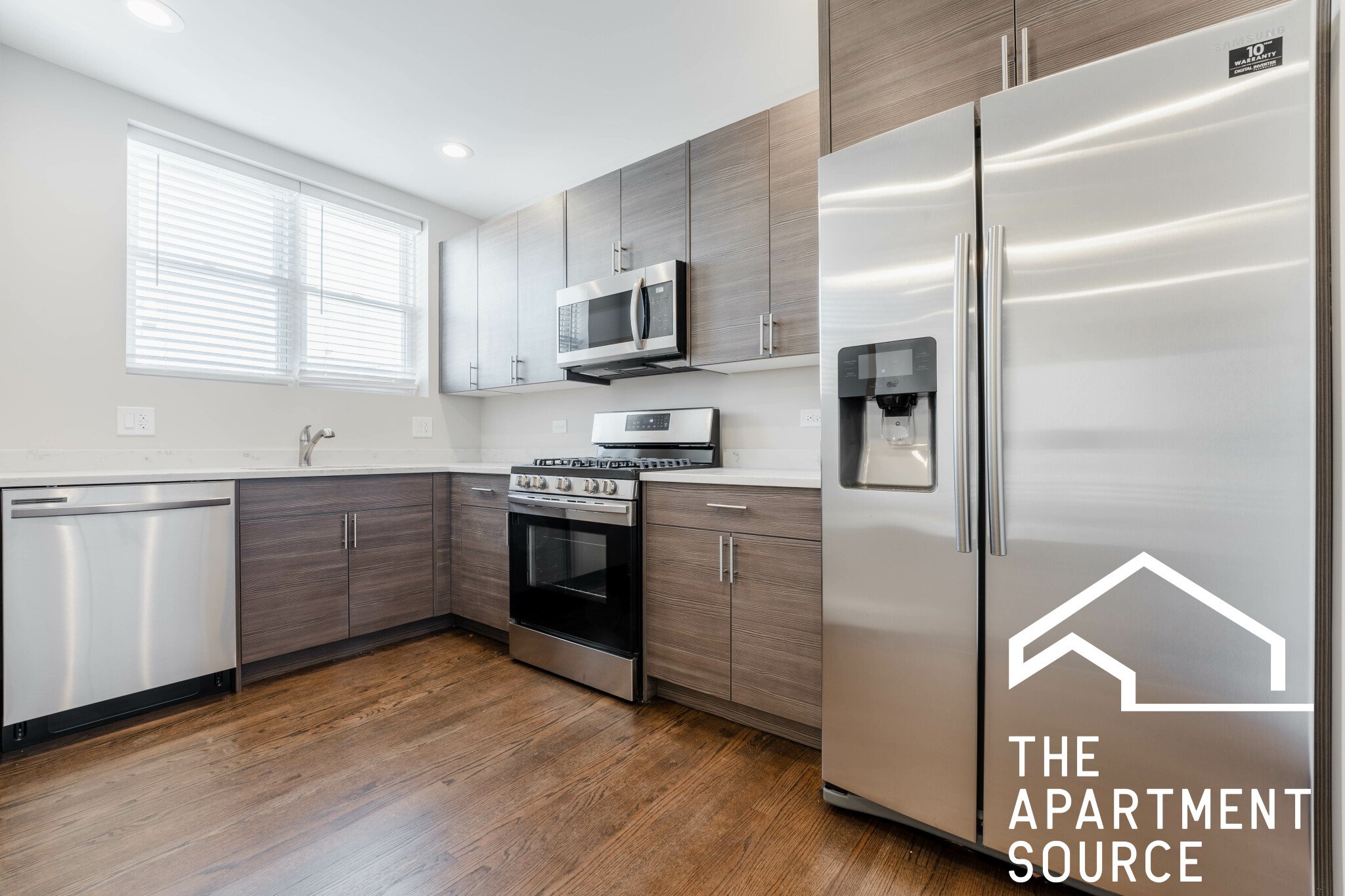 Chicago Apartment: 1434 West Farragut Ave