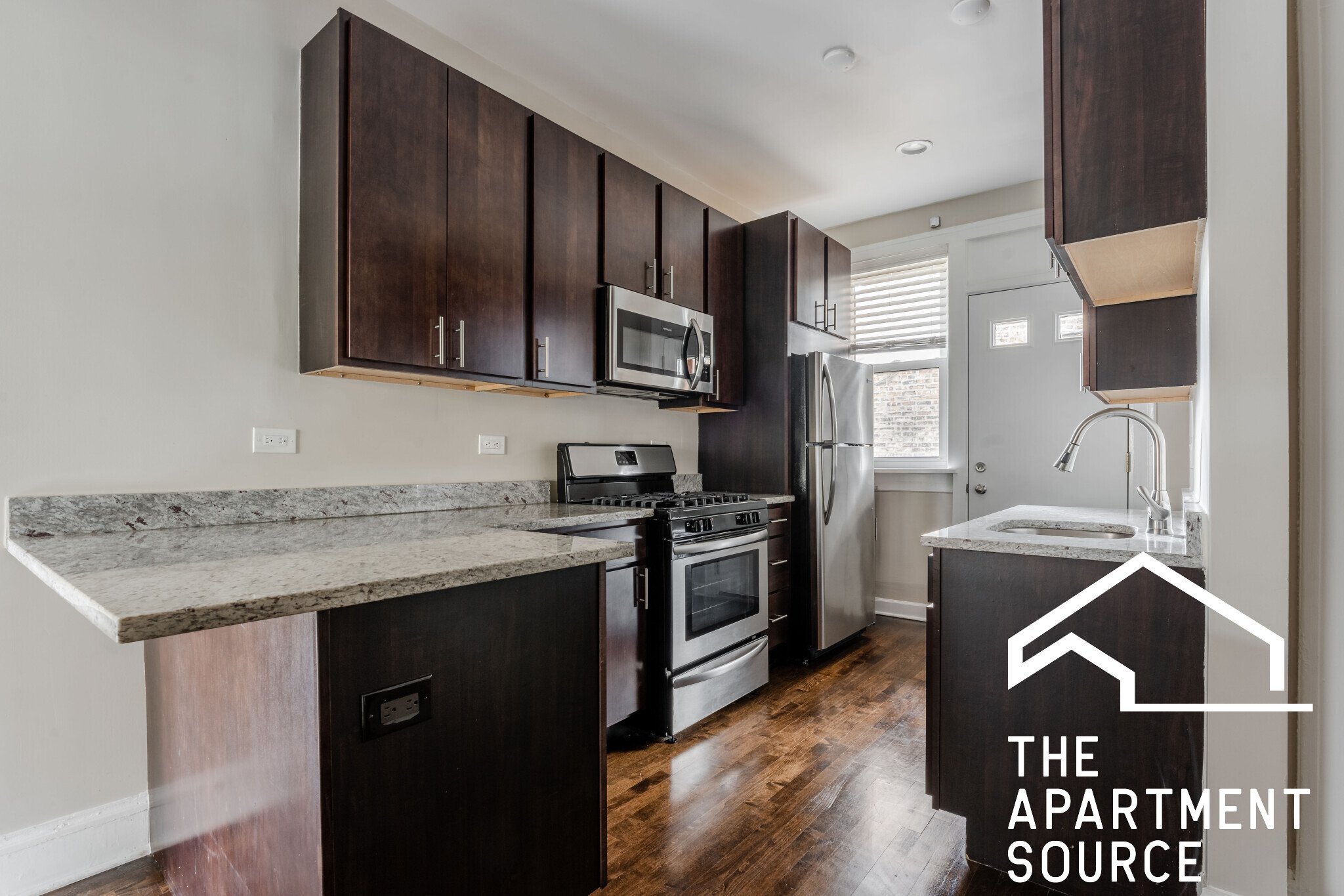 Chicago Apartment: 1604 West Berwyn Avenue