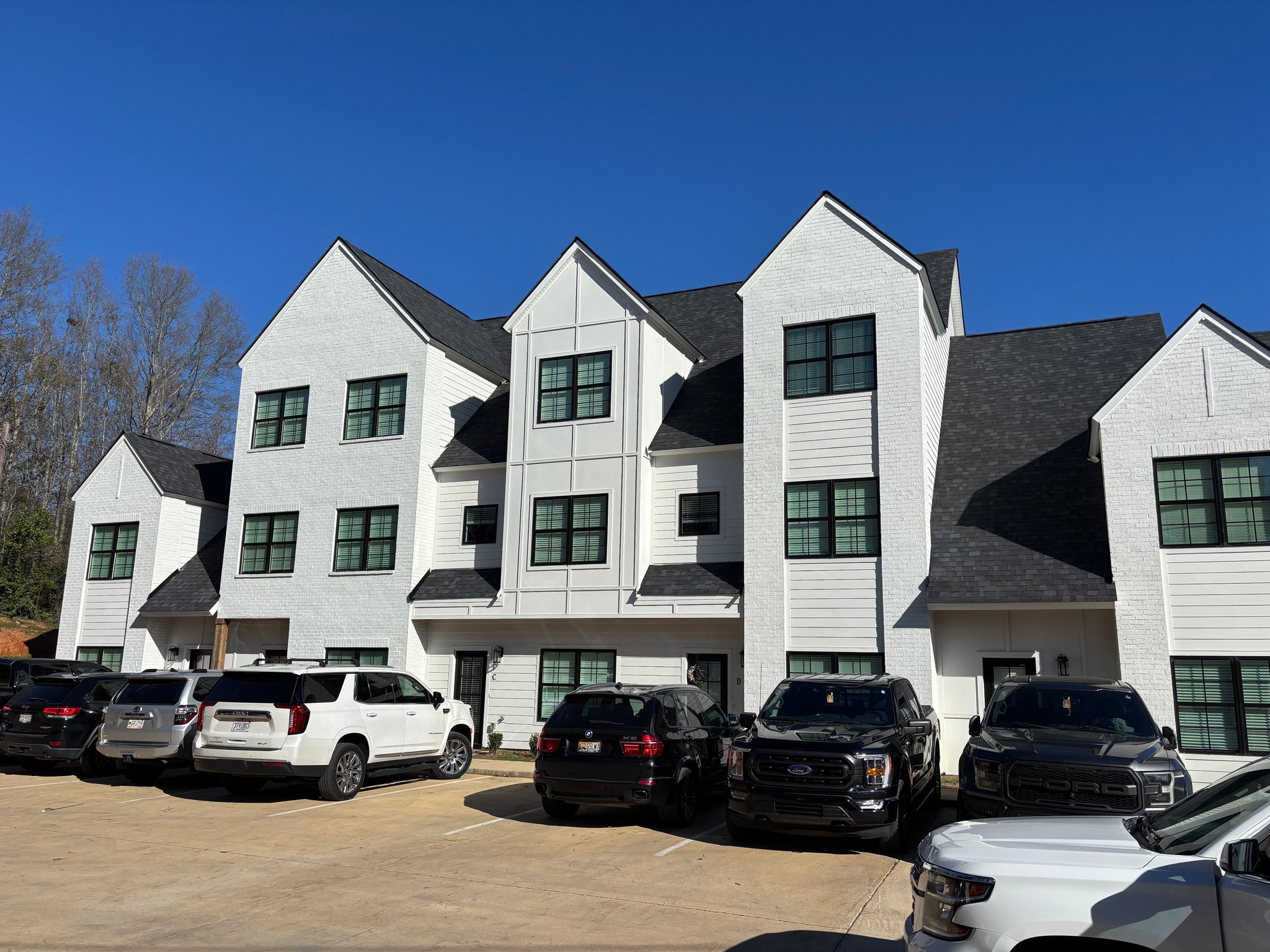 Auburn Apartment: 648 W Glenn