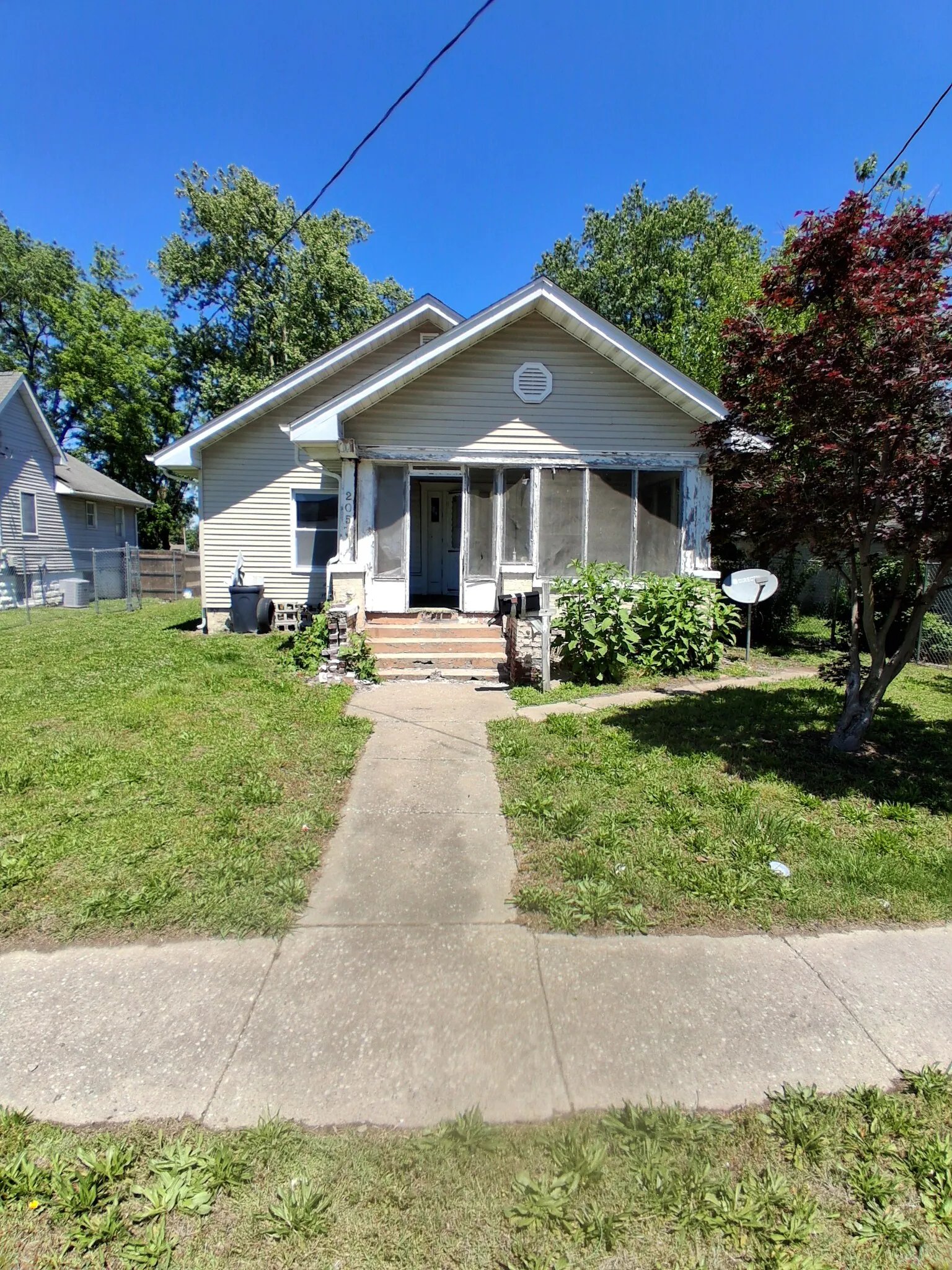 West Frankfort House: 205 East St. Louis Street
