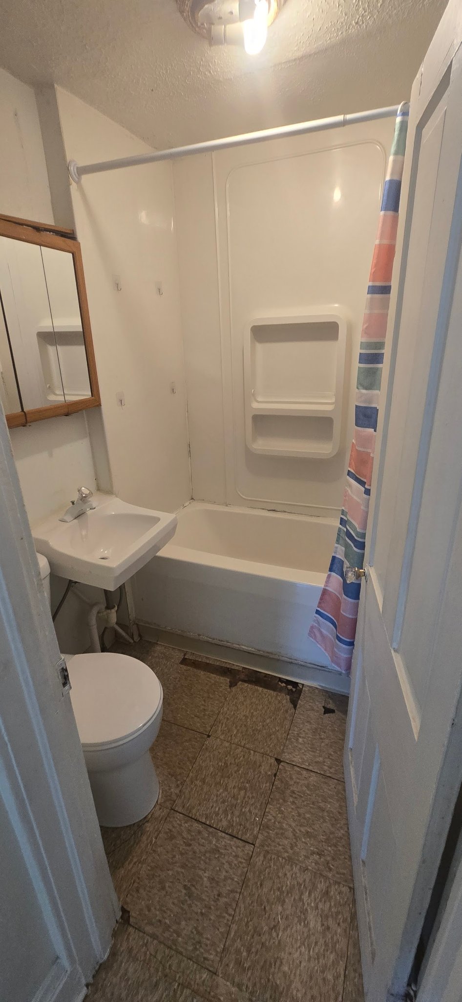 Grand River Apartment: 625 River St