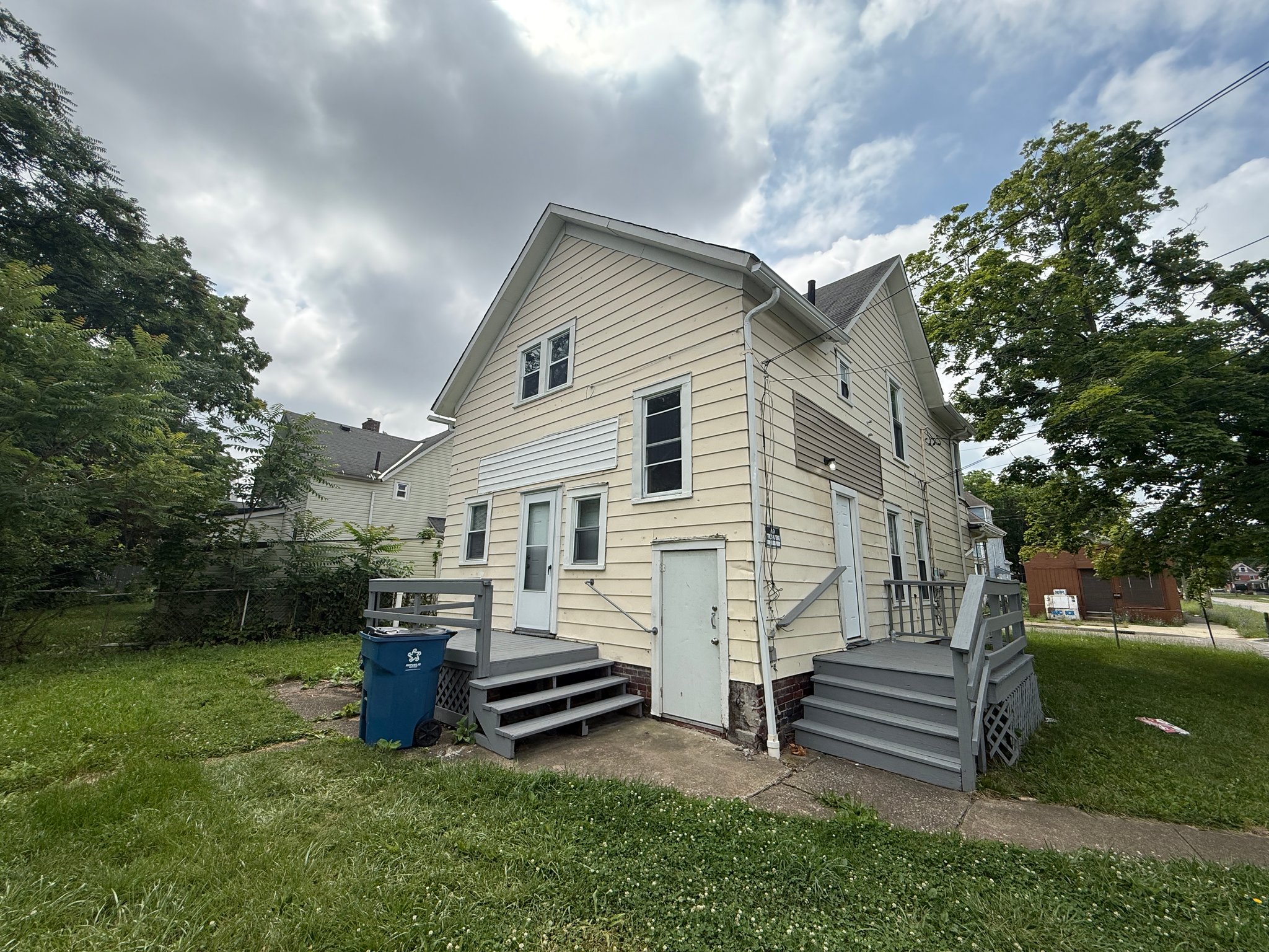 Lorain Multiplex: 522 W 23rd St