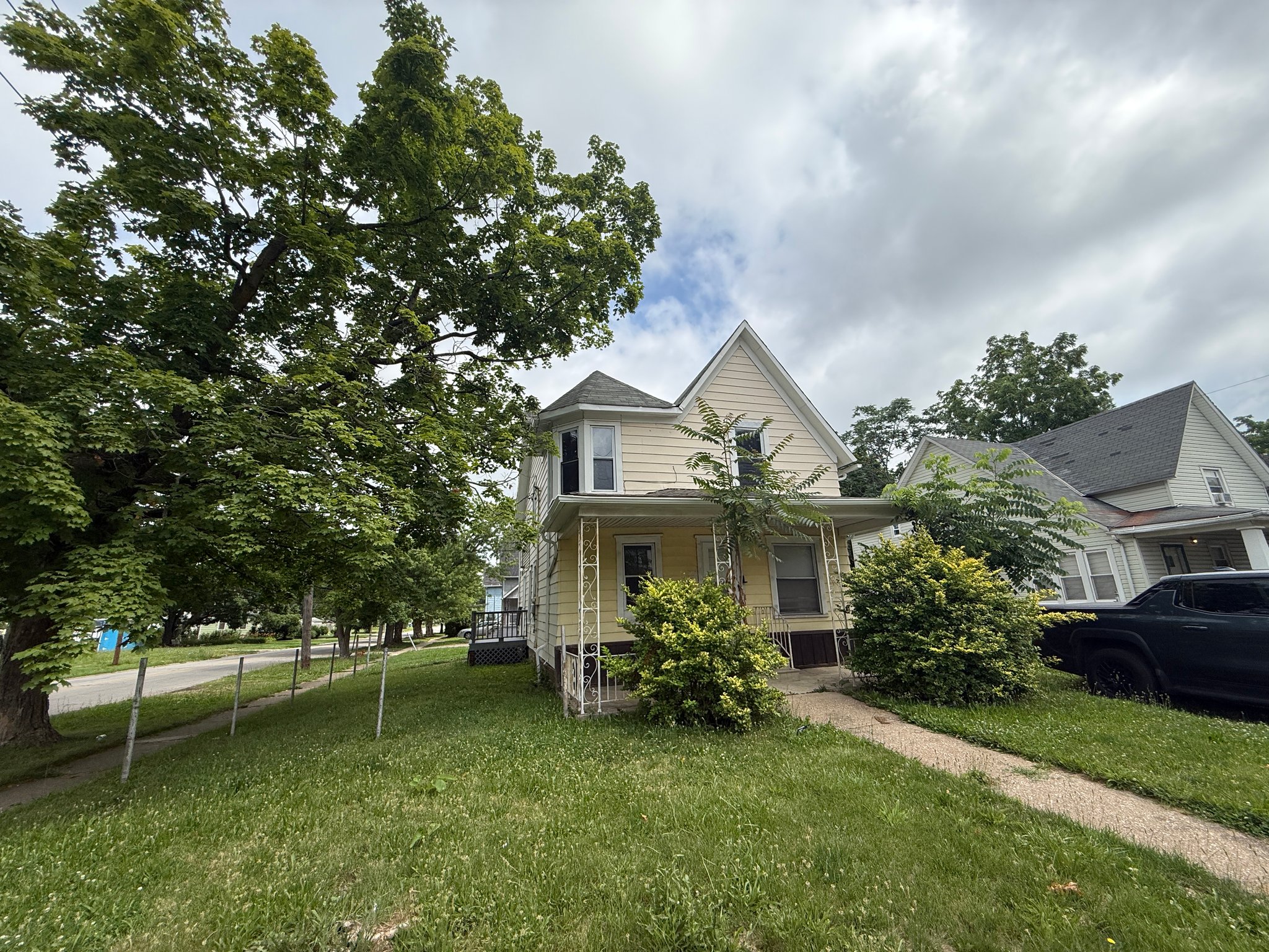 Lorain Multiplex: 522 W 23rd St