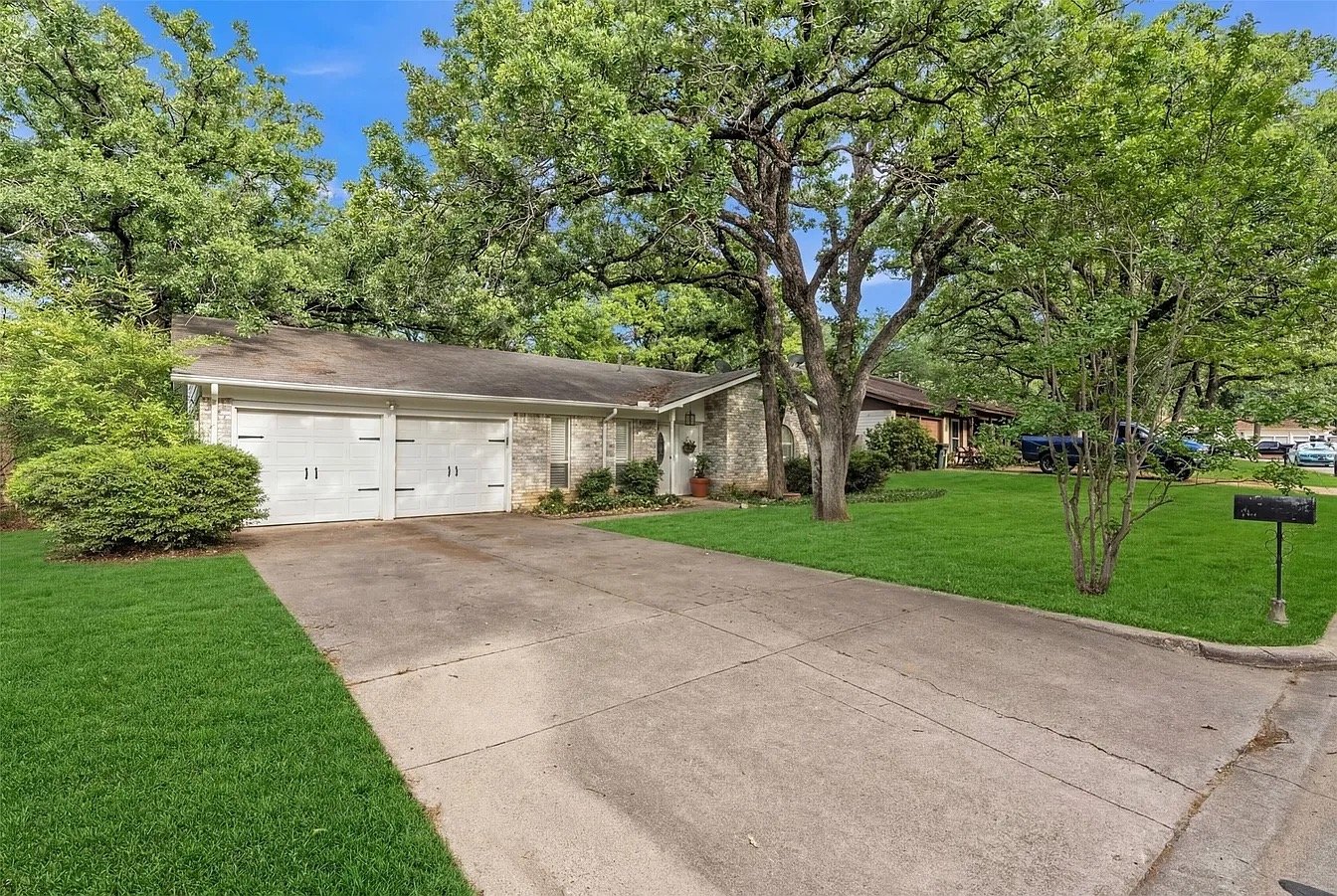 Arlington House: 2908 Nancy Cir