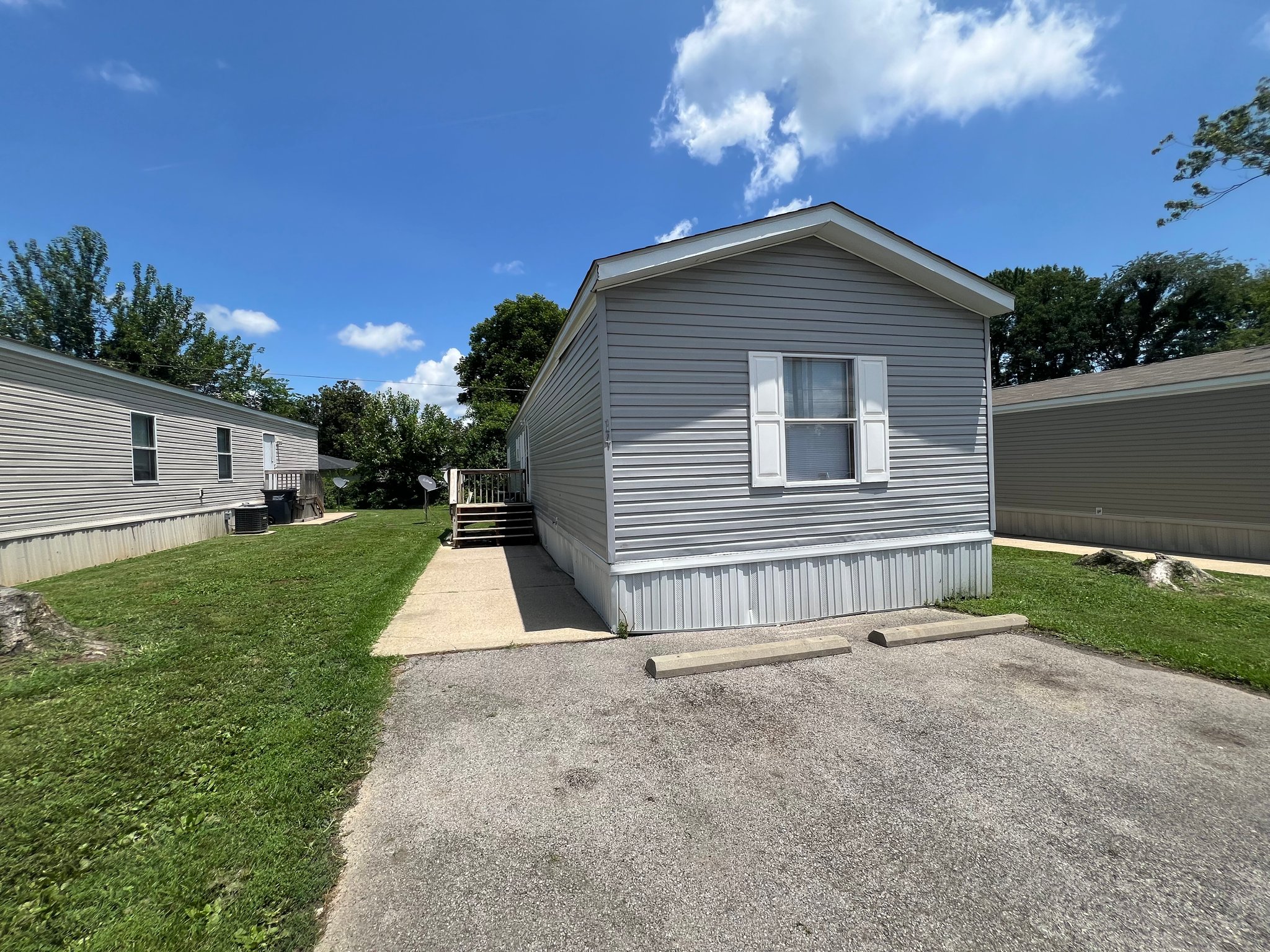 Hopkinsville House: 14 Locust St