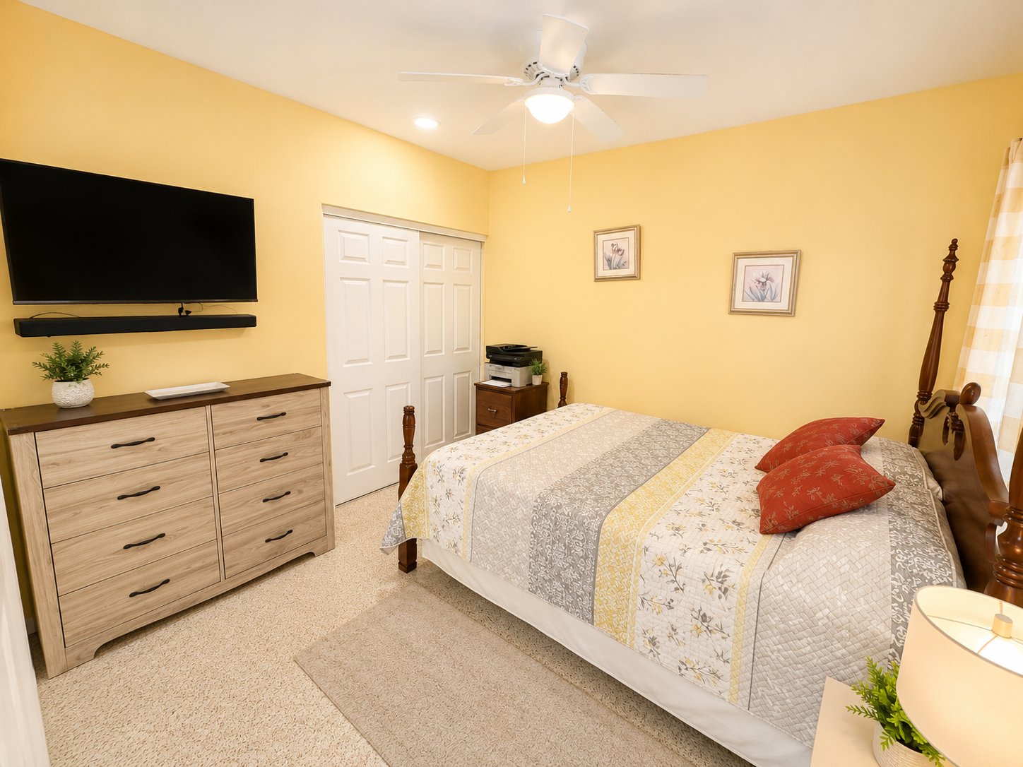 Sebastian Single Room: 819 Schumann Dr.