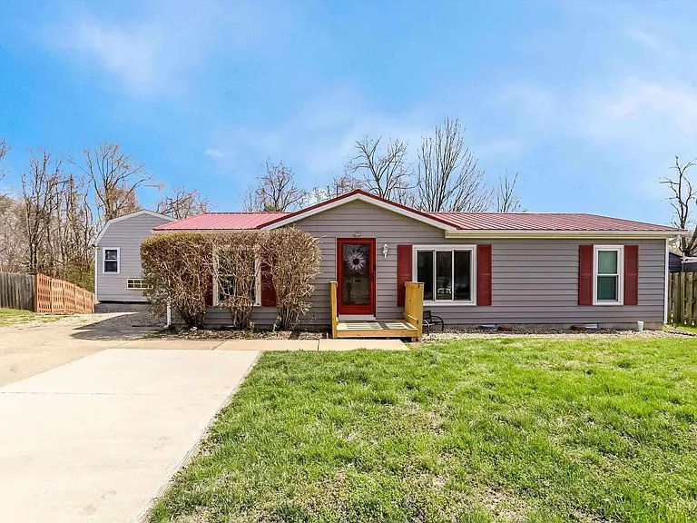 Bloomington House: 4108 Red Rock Rd