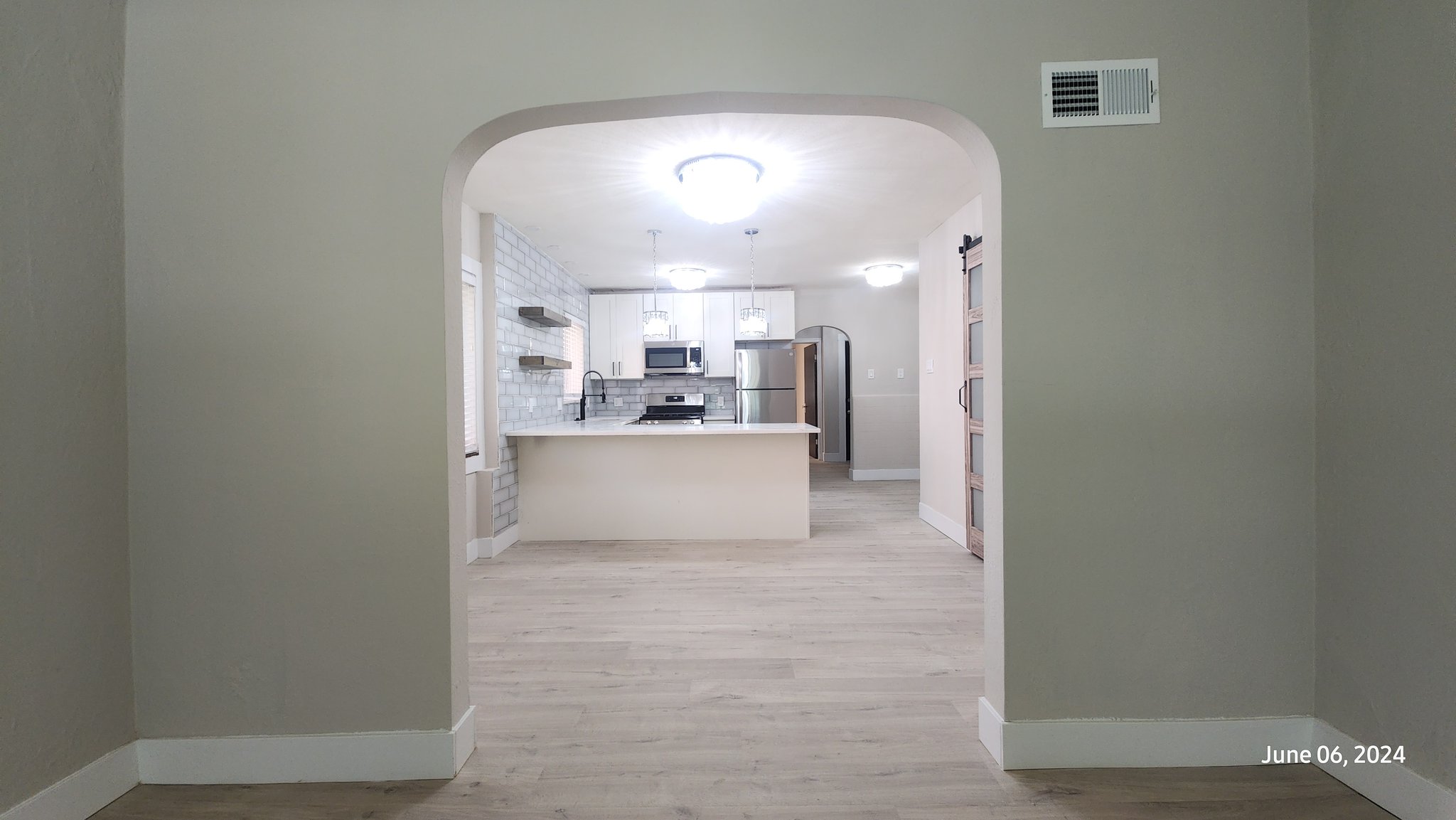 St. Louis Apartment: 6401 Nottingham Ave.