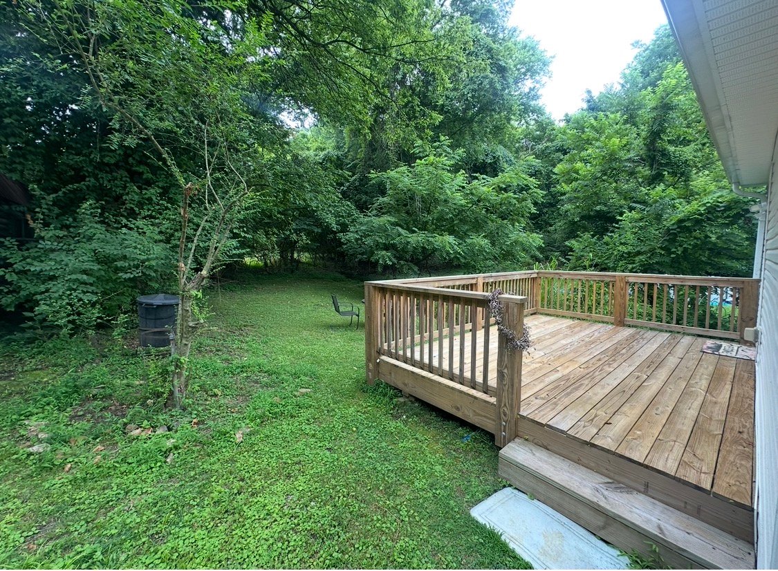 Clarksville House: 1128 Commerce St