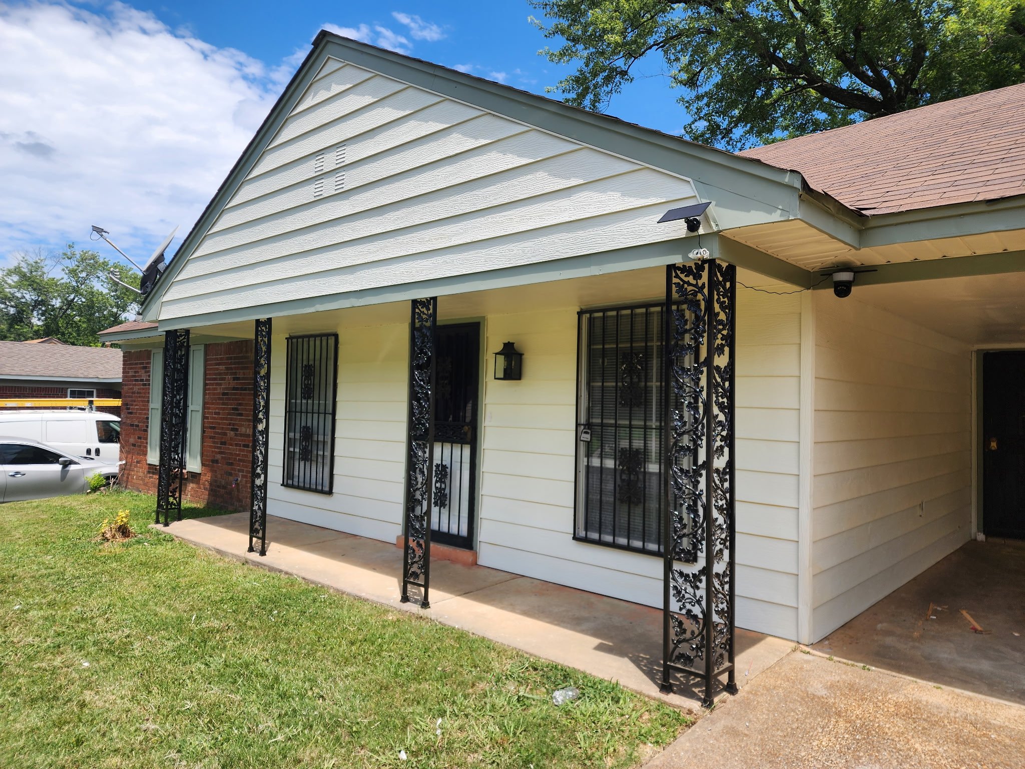 Memphis House: 2166 Fortune Ave