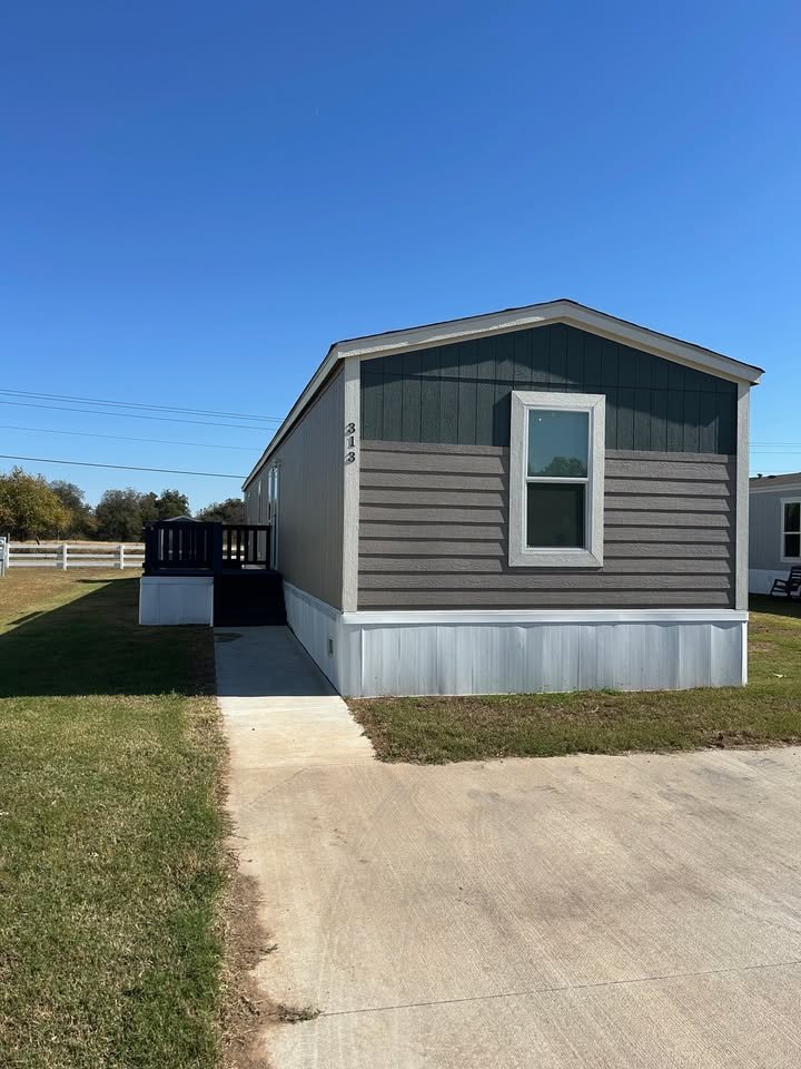 Lexington House: 313 Owens St