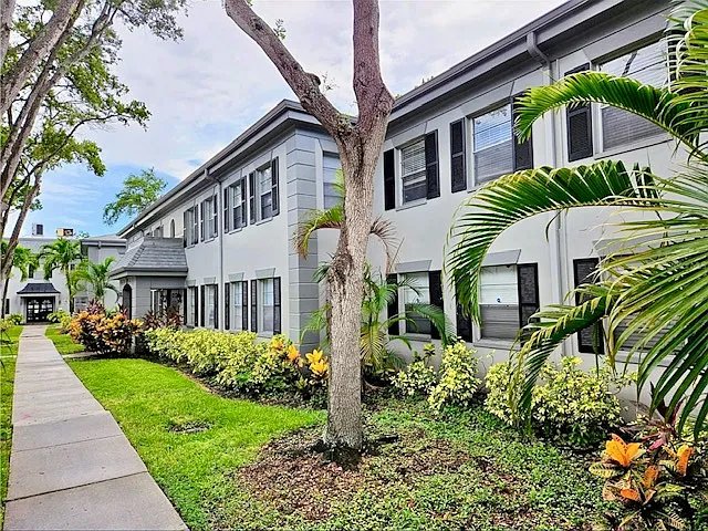 South Pasadena Condo: 1160 Rue Des Chateaux