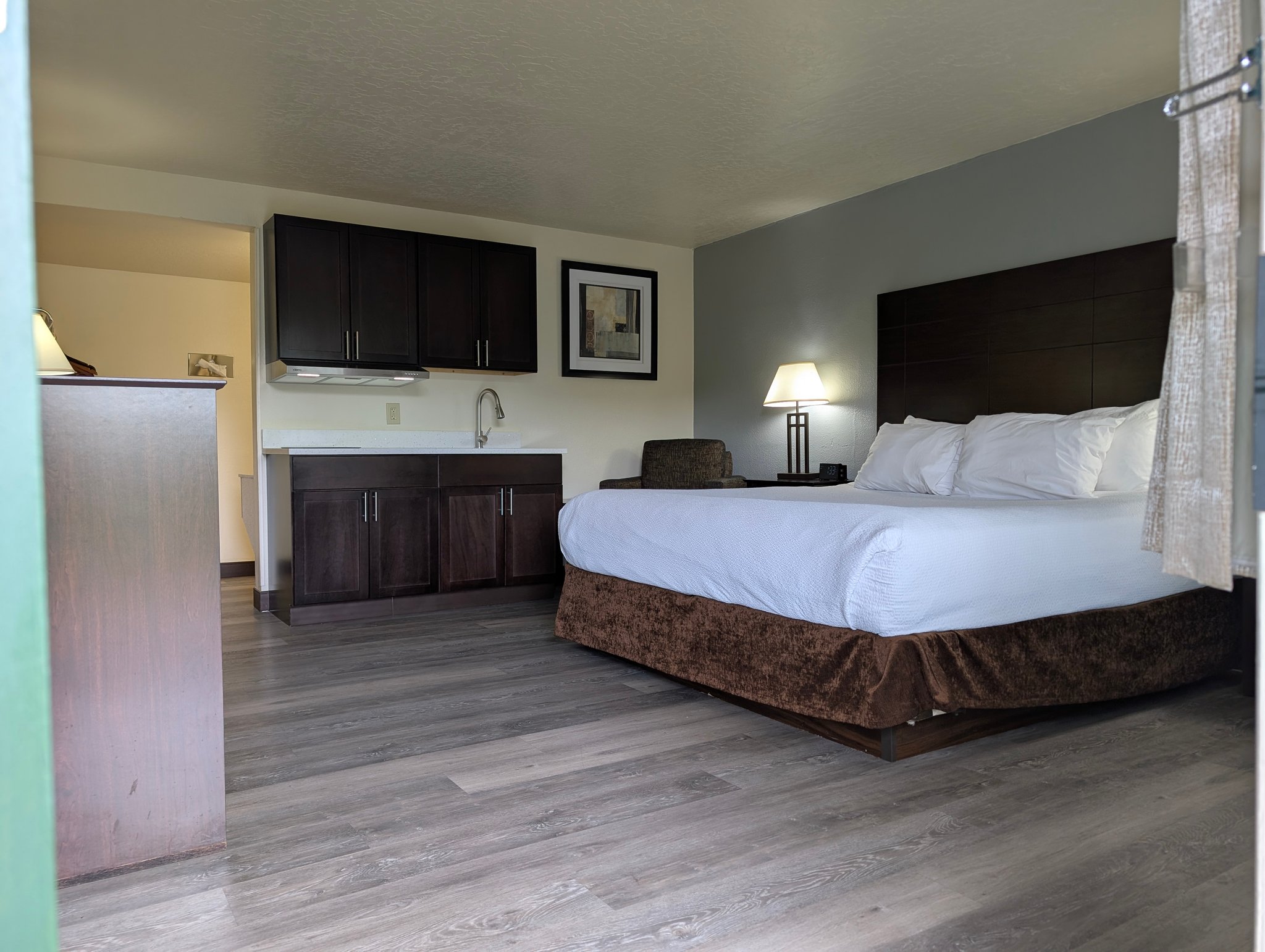 Prescott Apartment: 1317 E Gurley St