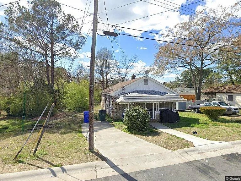 Suffolk House: 121 S. 11th St