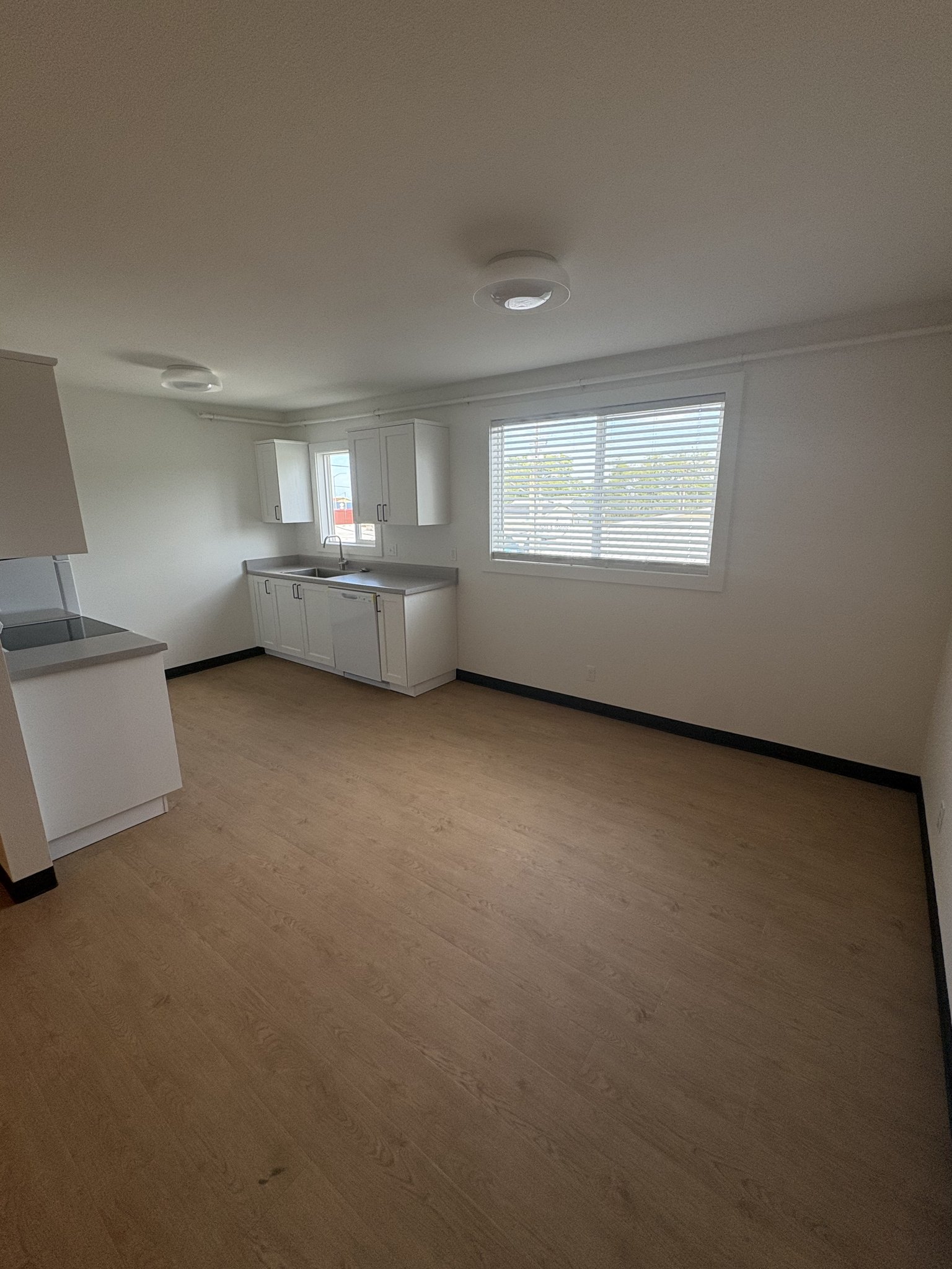 Warrenton Apartment: 60 S Main Ave