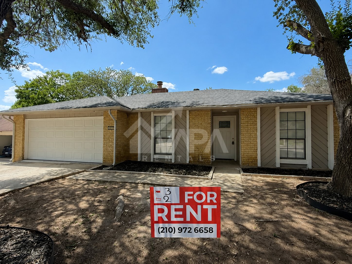 Universal City House: 209 High Oak