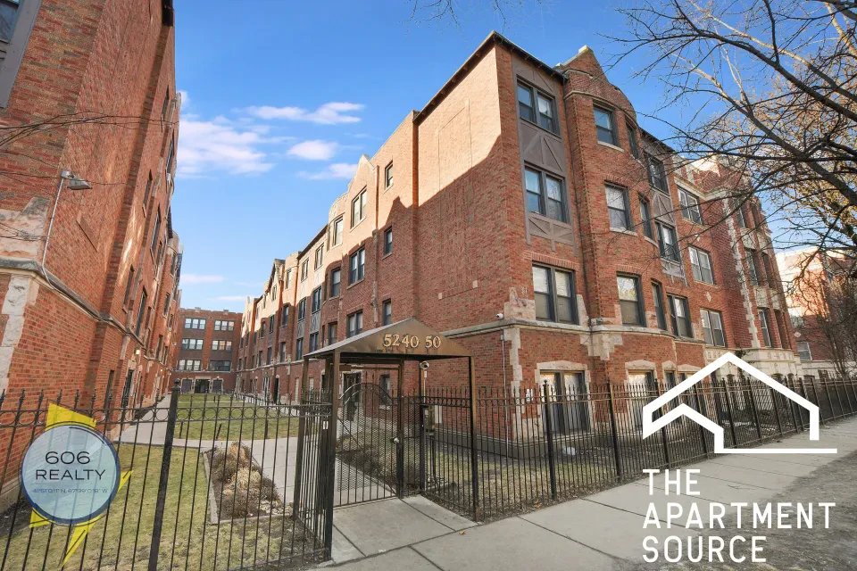 Chicago Apartment: 5250 South Drexel Avenue #2W Chicago, IL 60615