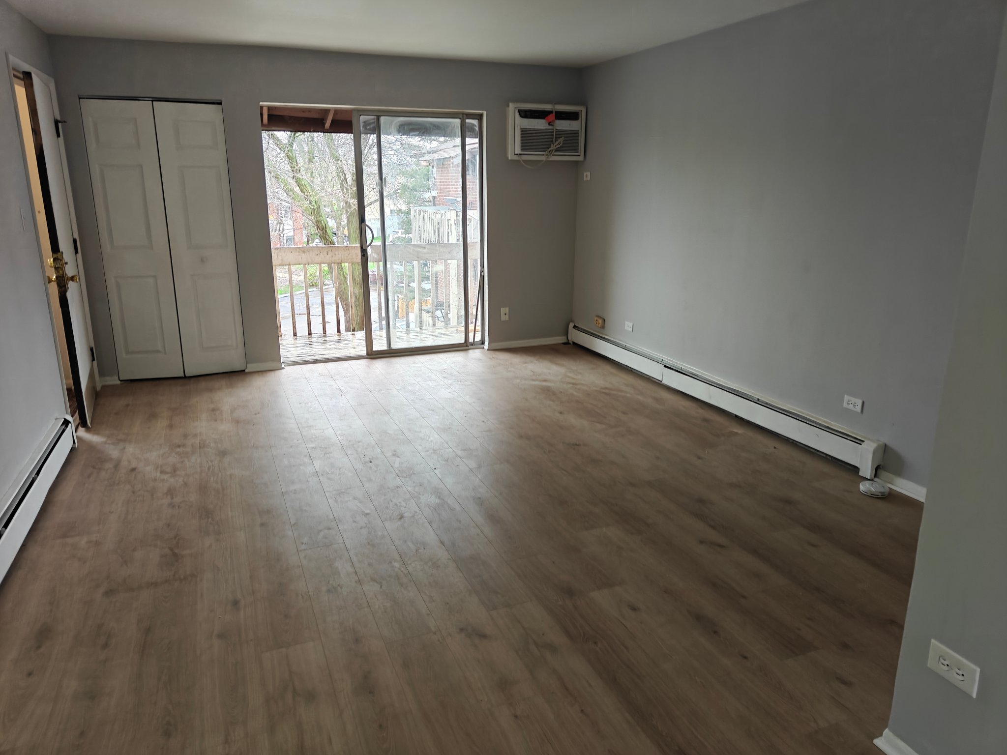 Arlington Heights Apartment: 2326 W Nichols Rd