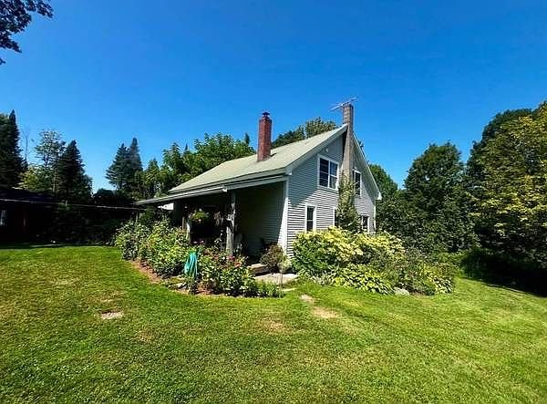Westford House: 111 Machia Hill Rd