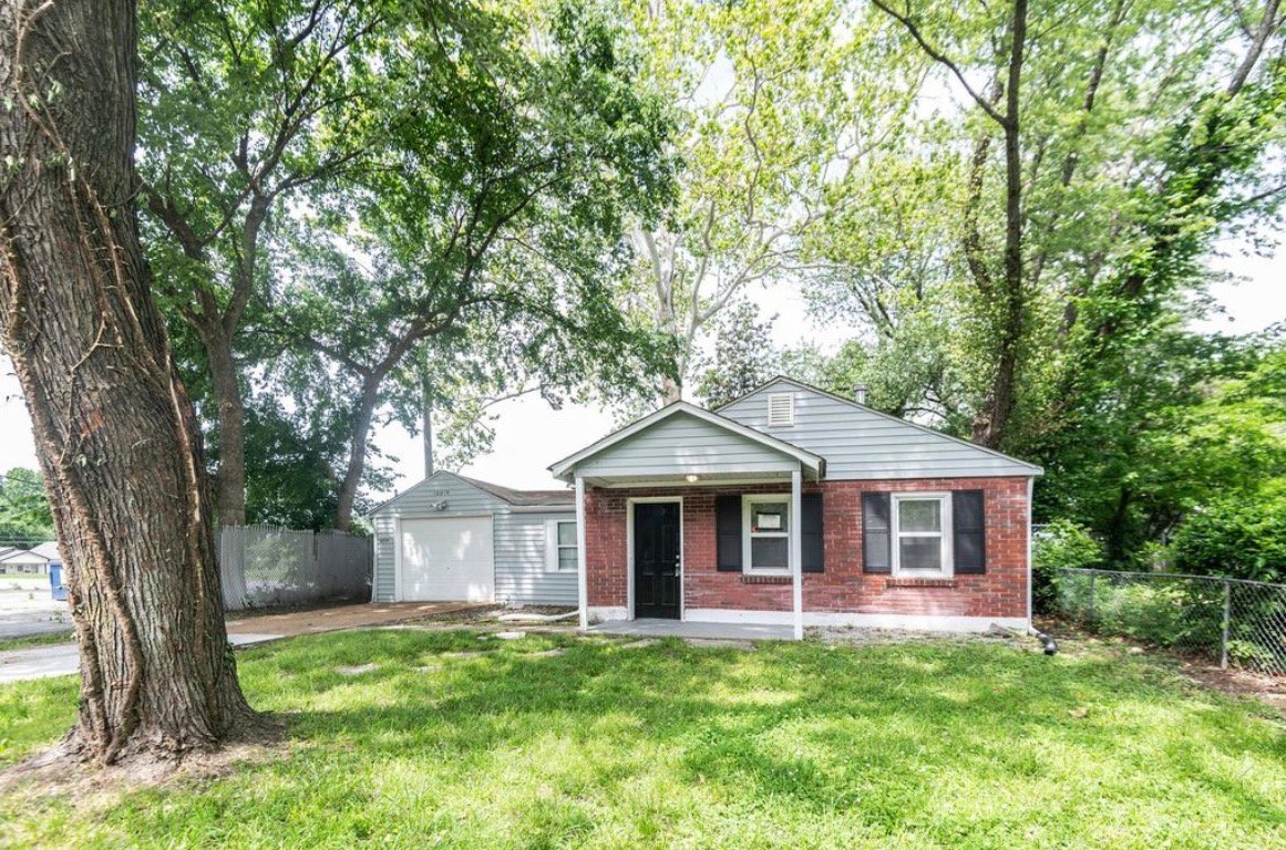 St Louis House: 10019 Northgate Dr