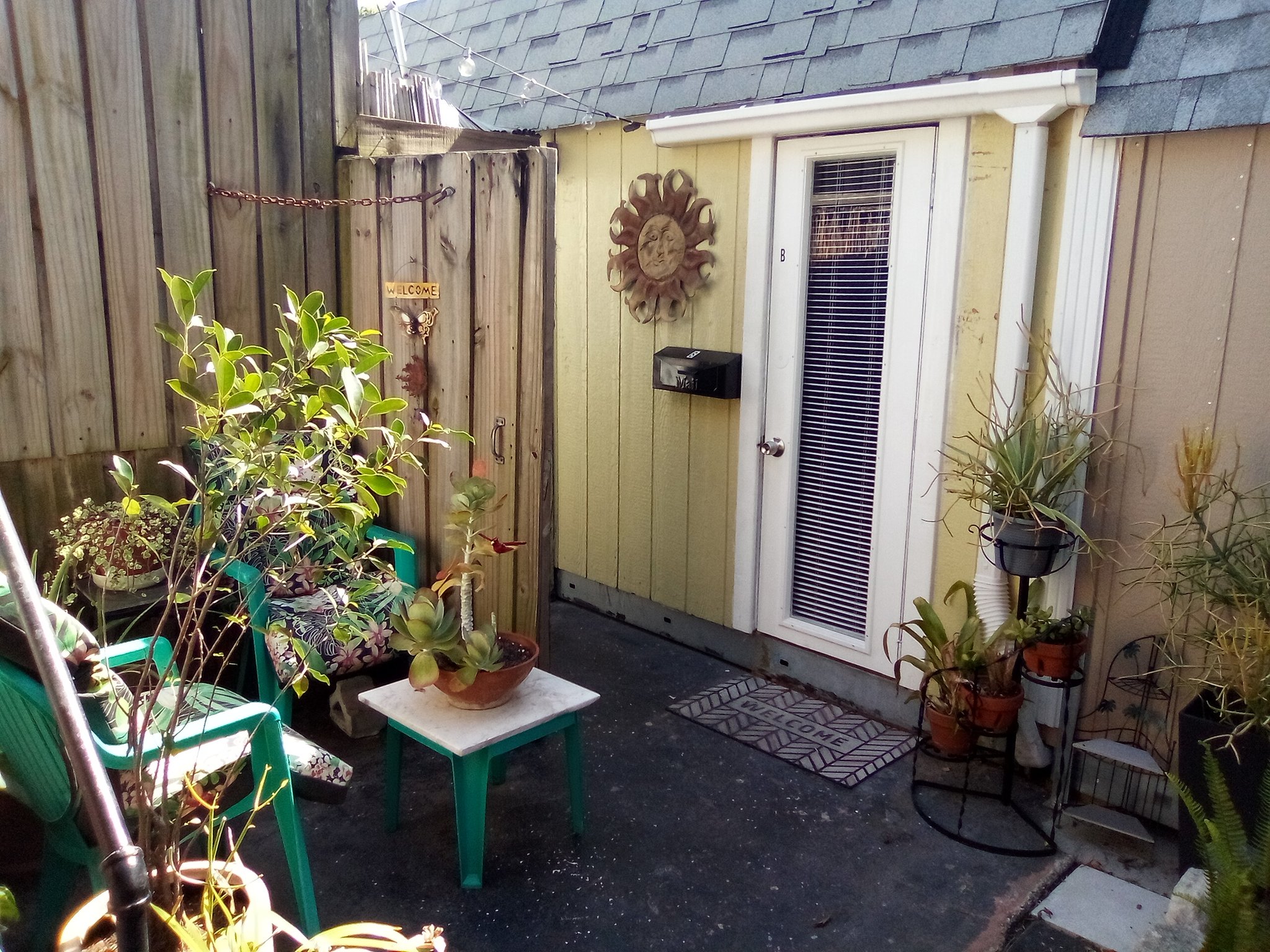 Tampa Apartment: 1320 E Louise Ave